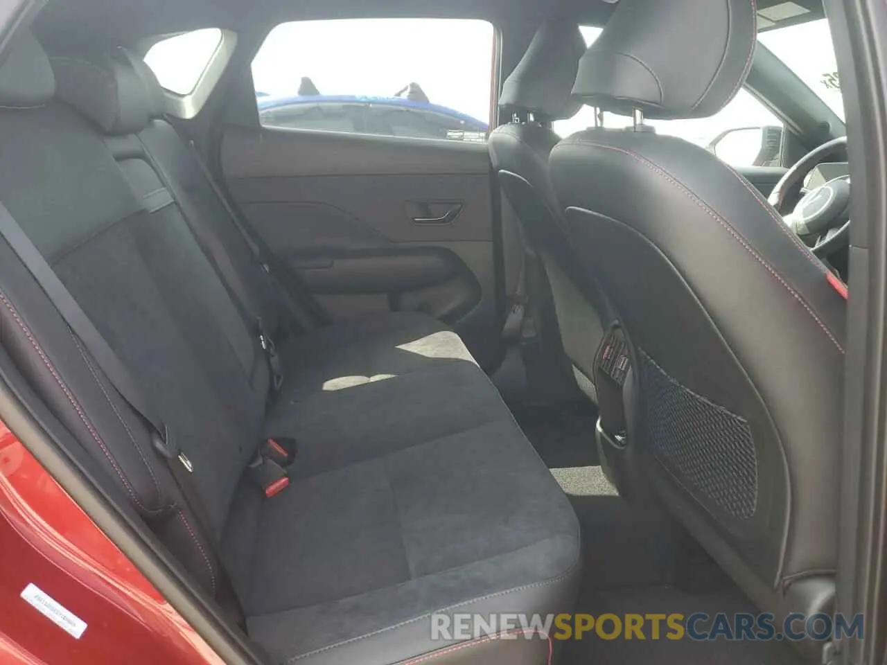 11 fotografías del automóvil dañado KM8HBCA33SU251352 HYUNDAI KONA 2025
