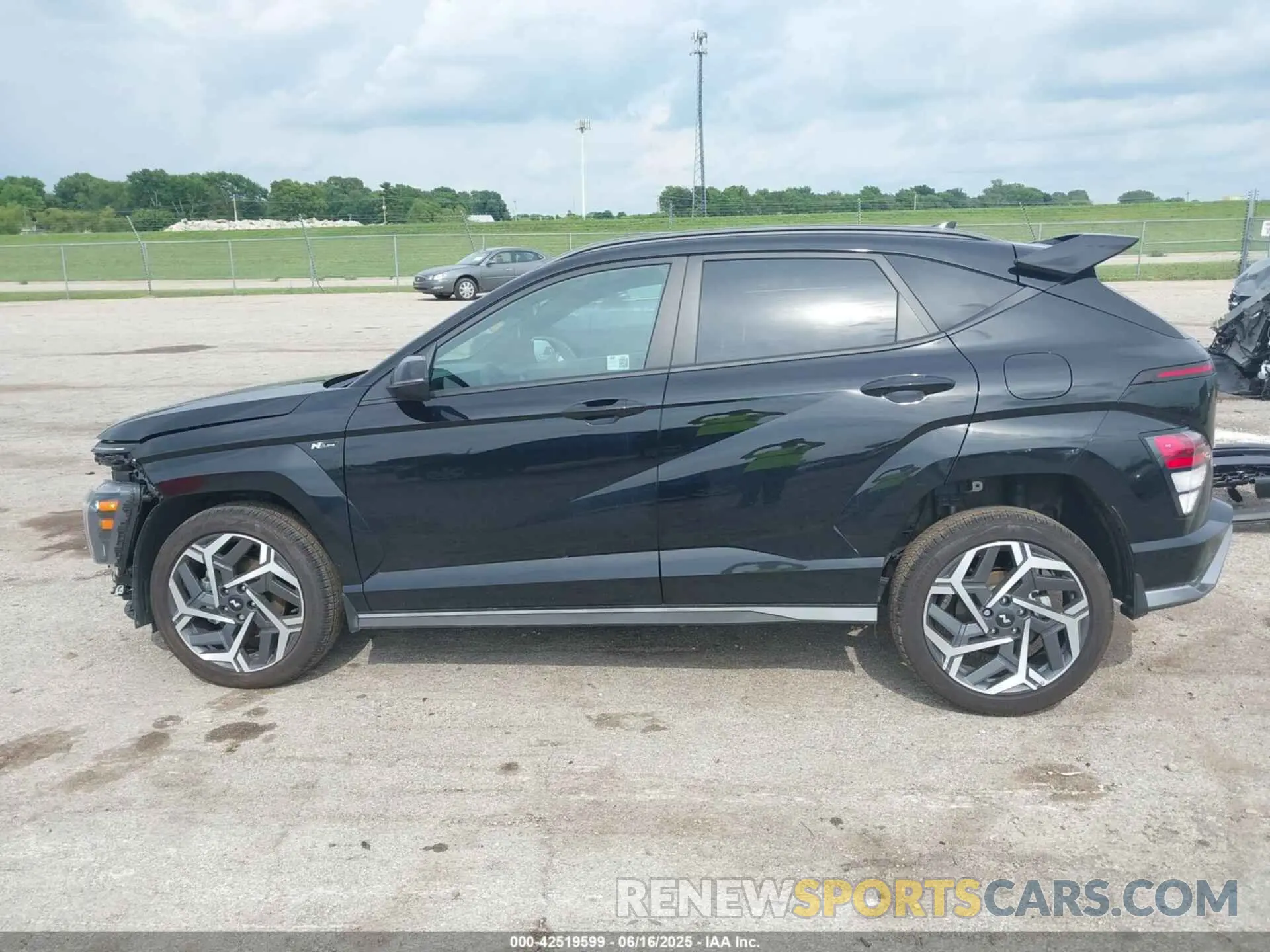 15 fotografías del automóvil dañado KM8HBCA35SU191767 HYUNDAI KONA 2025