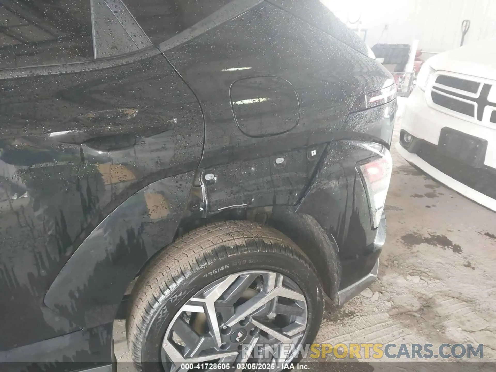 18 fotografías del automóvil dañado KM8HBCA3XSU223158 HYUNDAI KONA 2025