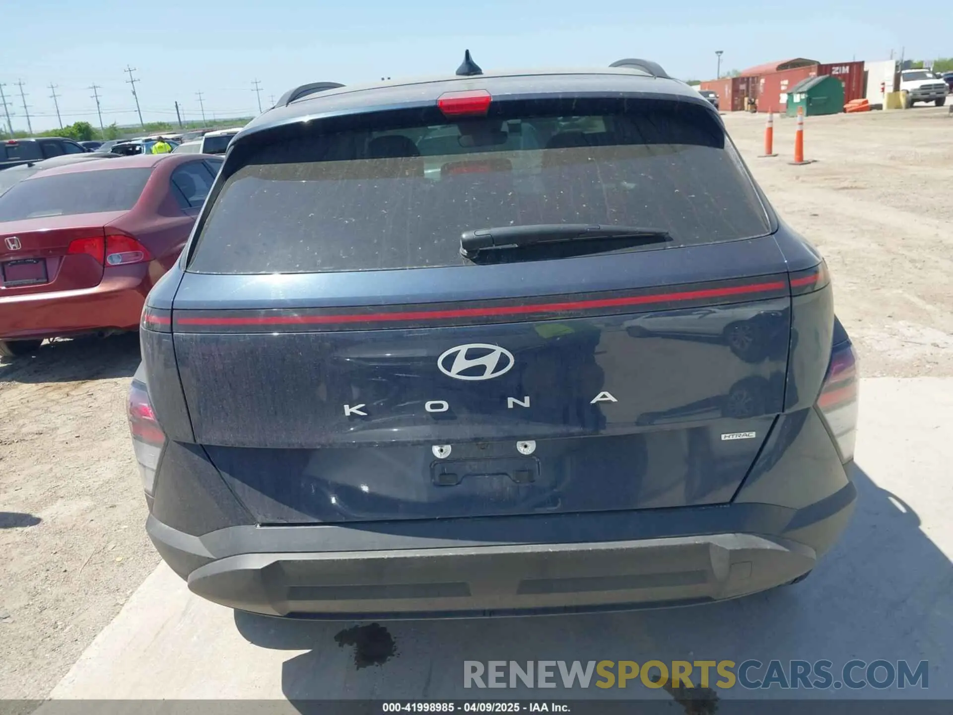 16 fotografías del automóvil dañado KM8HBCAB1SU212007 HYUNDAI KONA 2025