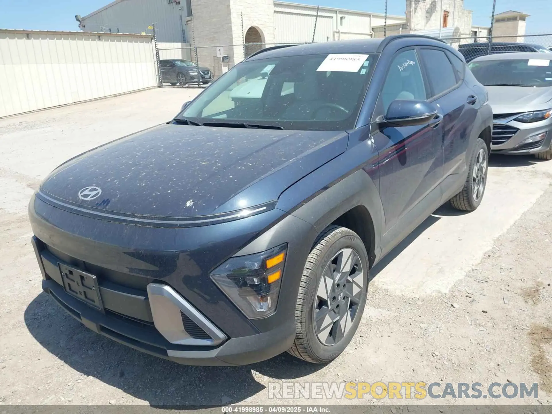 2 fotografías del automóvil dañado KM8HBCAB1SU212007 HYUNDAI KONA 2025
