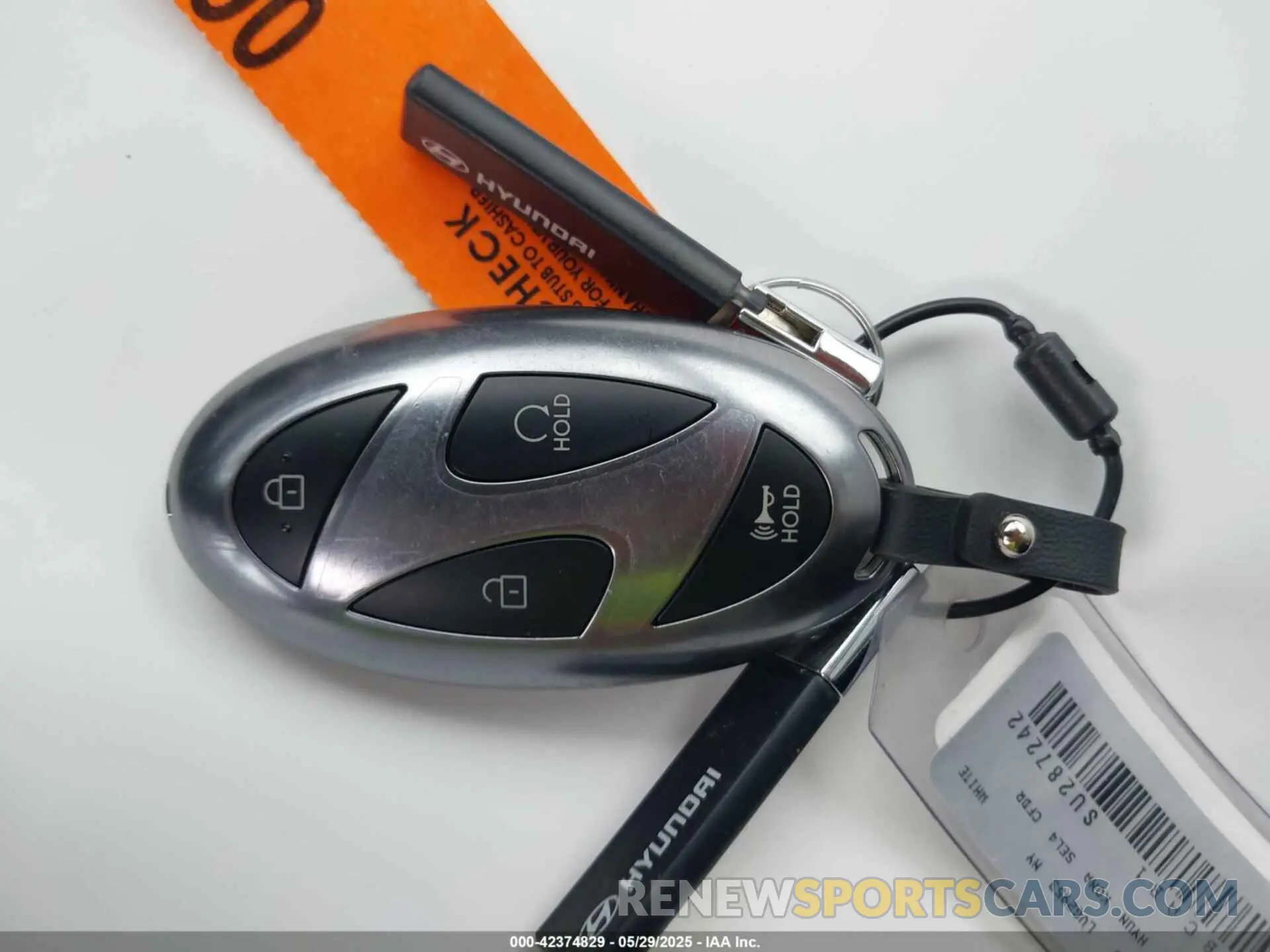 11 fotografías del automóvil dañado KM8HBCAB1SU287242 HYUNDAI KONA 2025