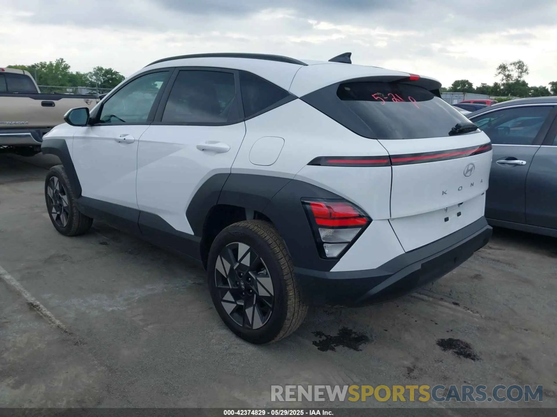 3 fotografías del automóvil dañado KM8HBCAB1SU287242 HYUNDAI KONA 2025