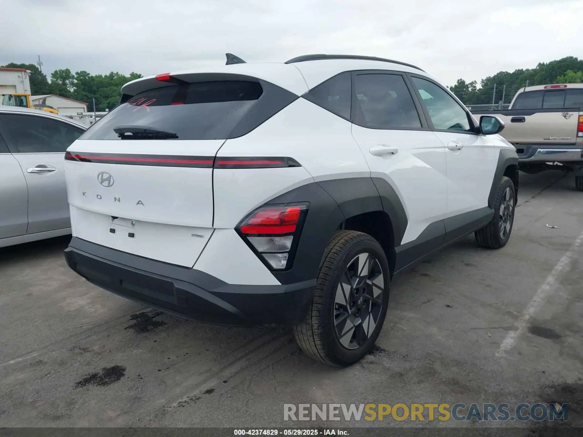 4 fotografías del automóvil dañado KM8HBCAB1SU287242 HYUNDAI KONA 2025