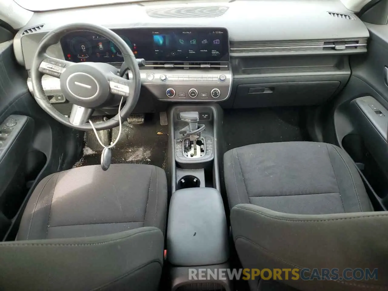 8 fotografías del automóvil dañado KM8HBCAB2SU188574 HYUNDAI KONA 2025