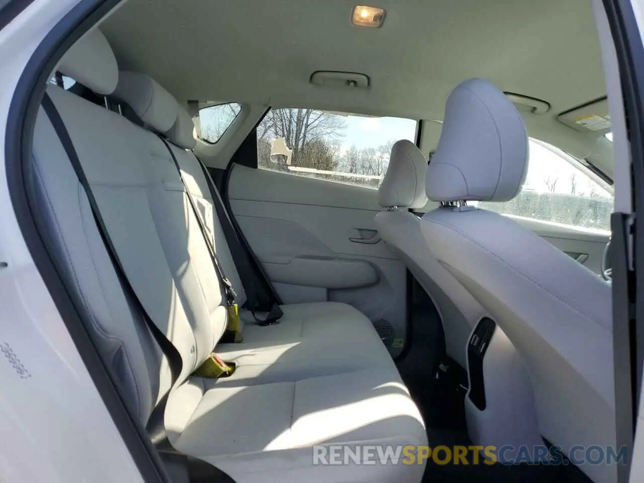 11 fotografías del automóvil dañado KM8HBCAB3SU196831 HYUNDAI KONA 2025