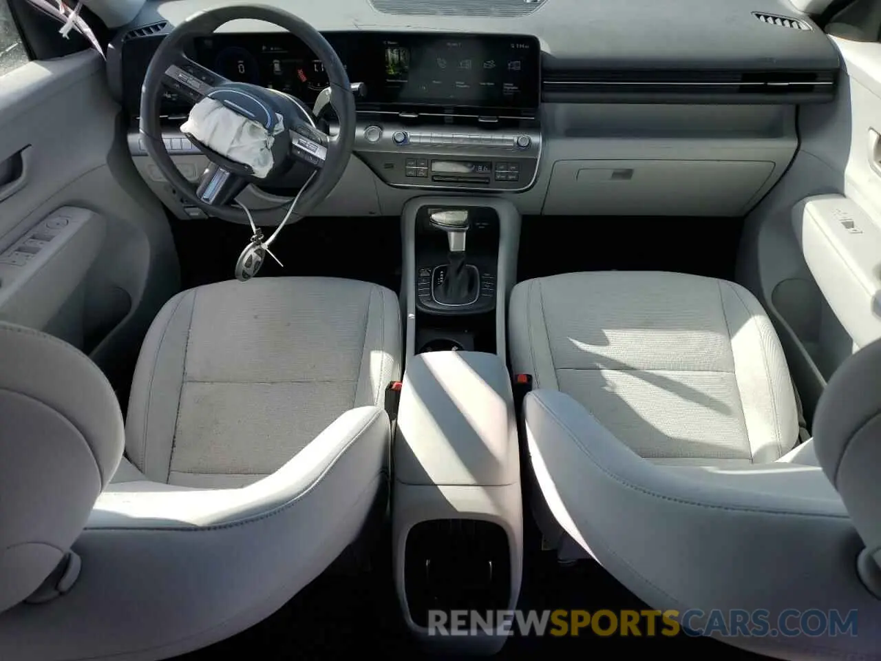 8 fotografías del automóvil dañado KM8HBCAB3SU196831 HYUNDAI KONA 2025