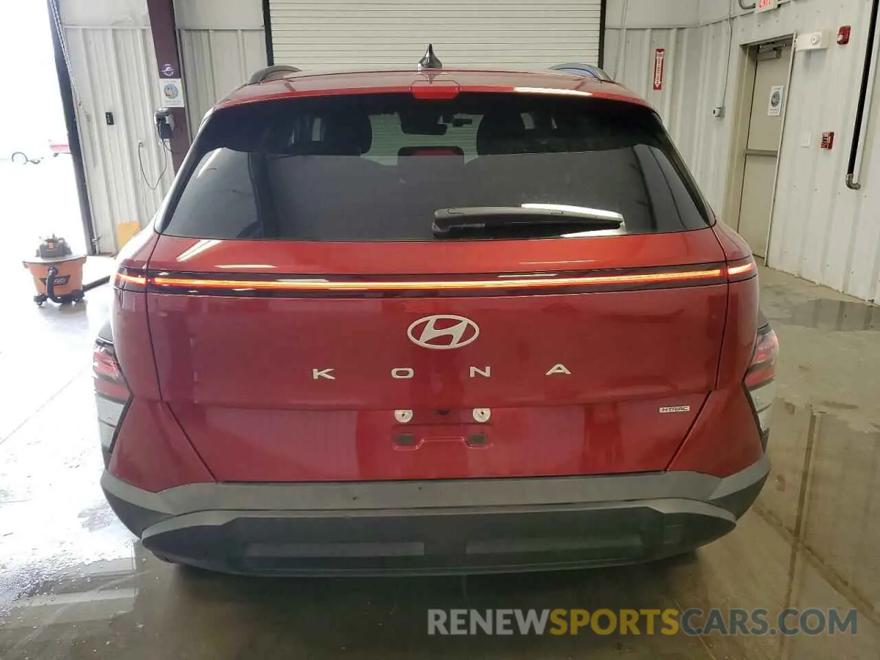 6 fotografías del automóvil dañado KM8HBCAB3SU233439 HYUNDAI KONA 2025