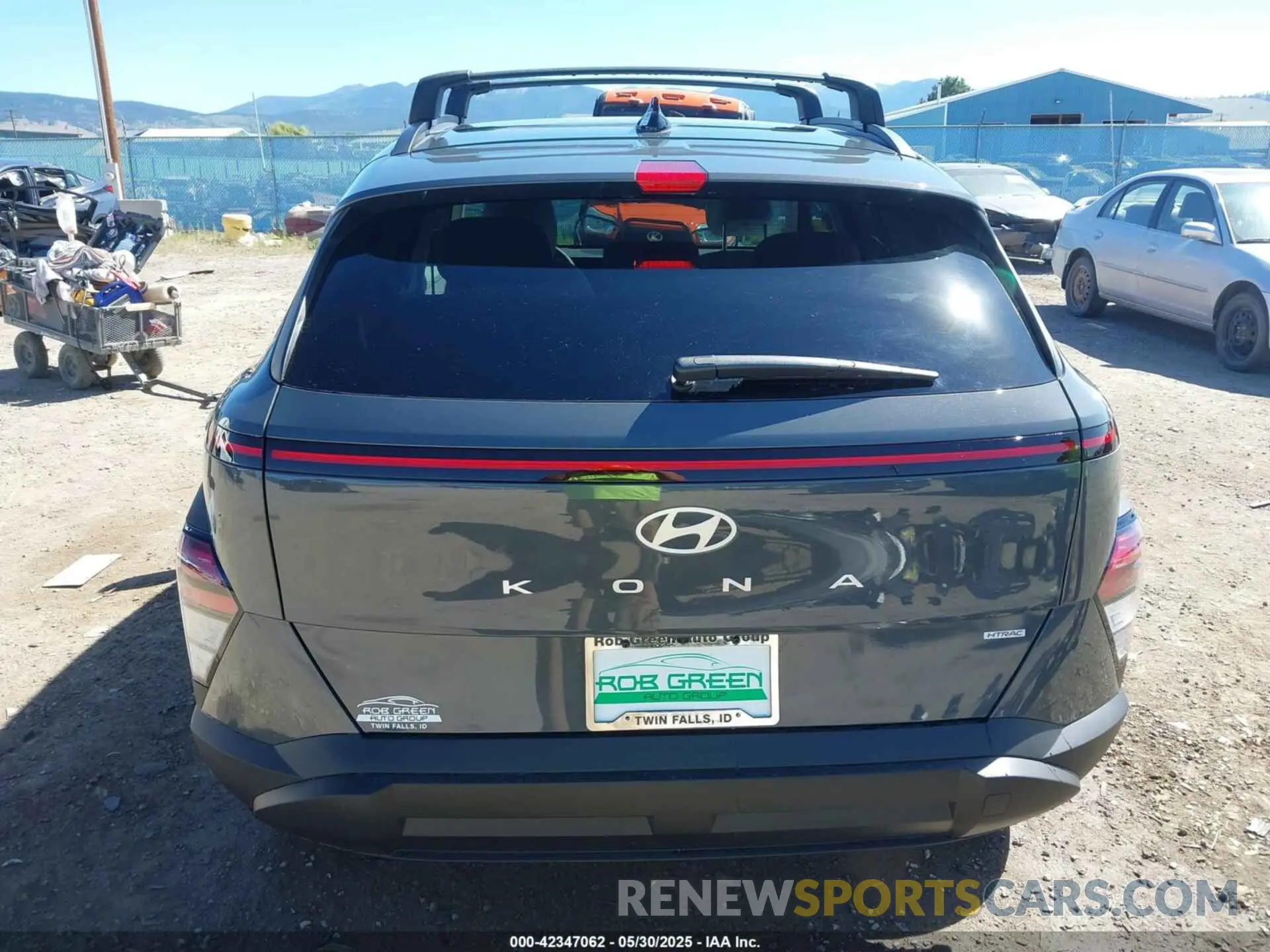 17 fotografías del automóvil dañado KM8HBCAB3SU265825 HYUNDAI KONA 2025