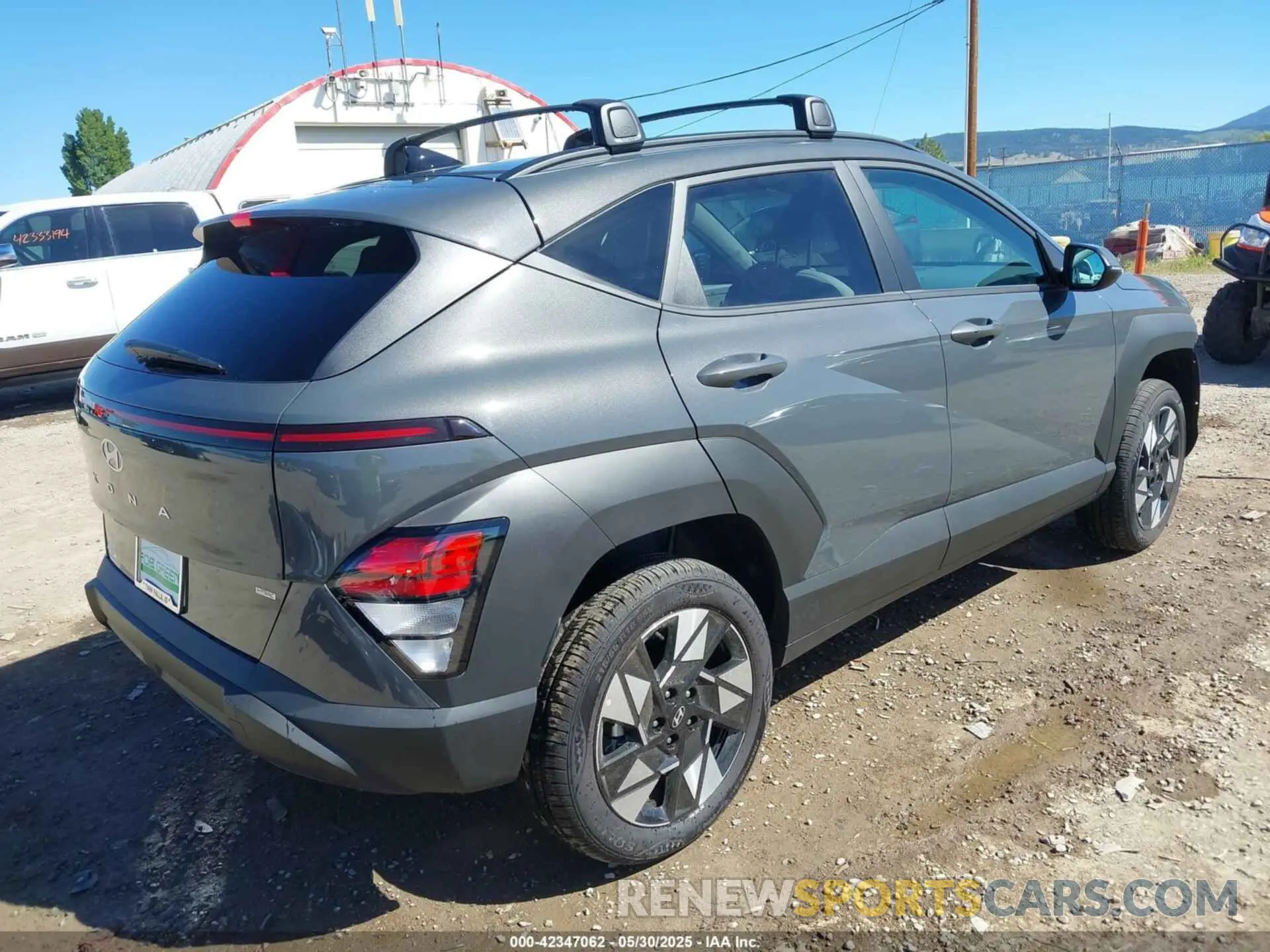 4 fotografías del automóvil dañado KM8HBCAB3SU265825 HYUNDAI KONA 2025