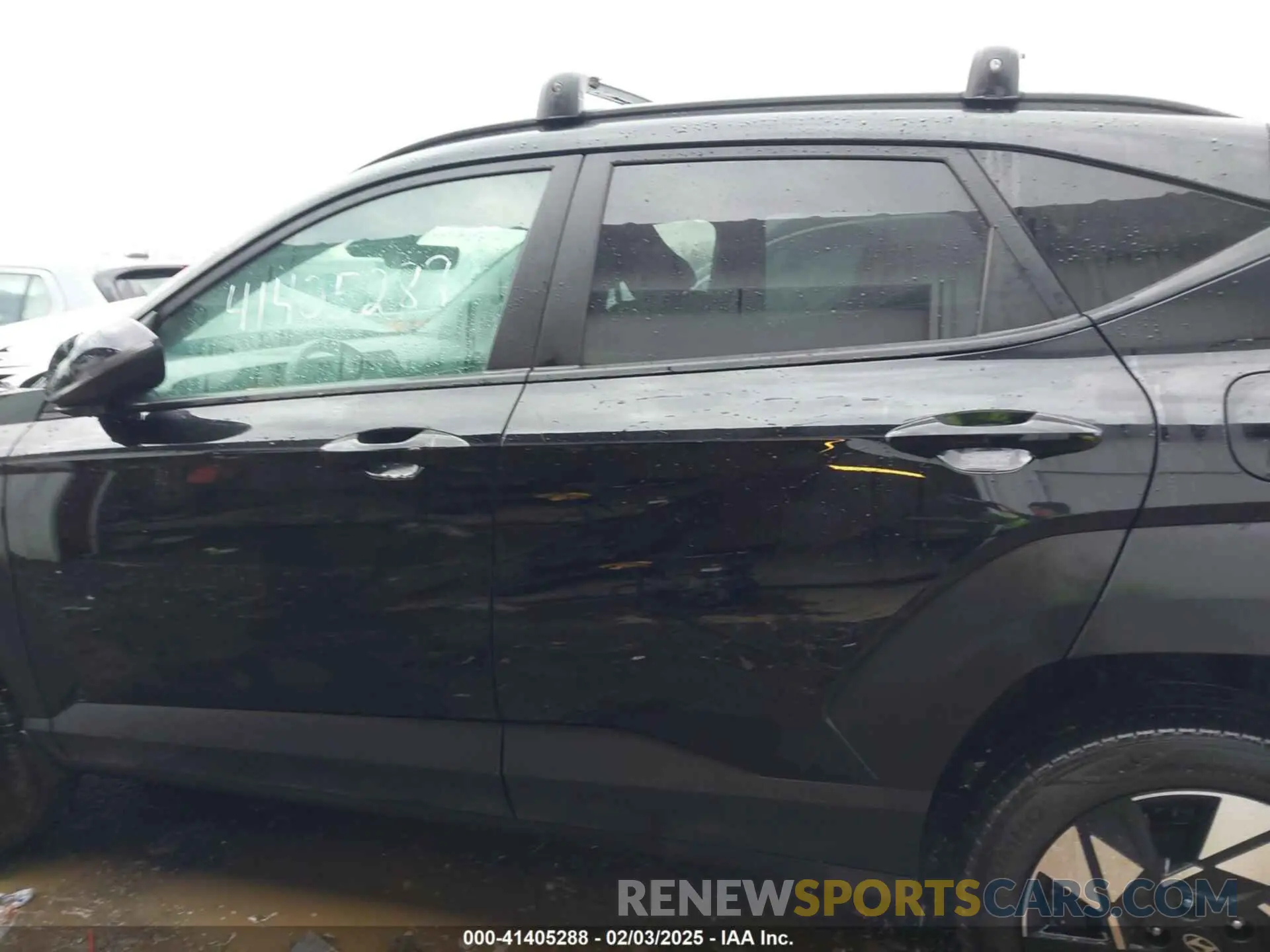 13 fotografías del automóvil dañado KM8HBCAB4SU187166 HYUNDAI KONA 2025