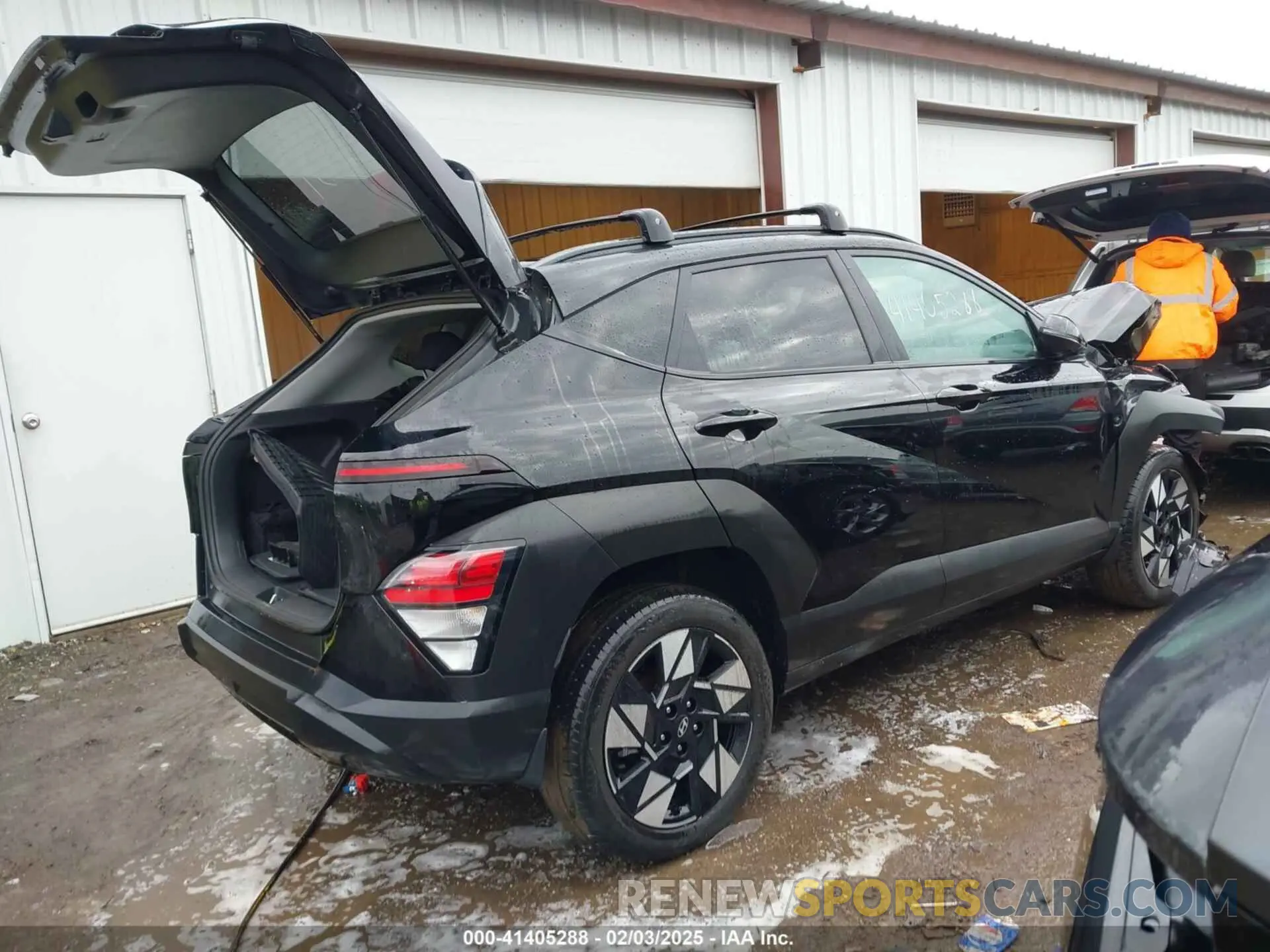 4 fotografías del automóvil dañado KM8HBCAB4SU187166 HYUNDAI KONA 2025