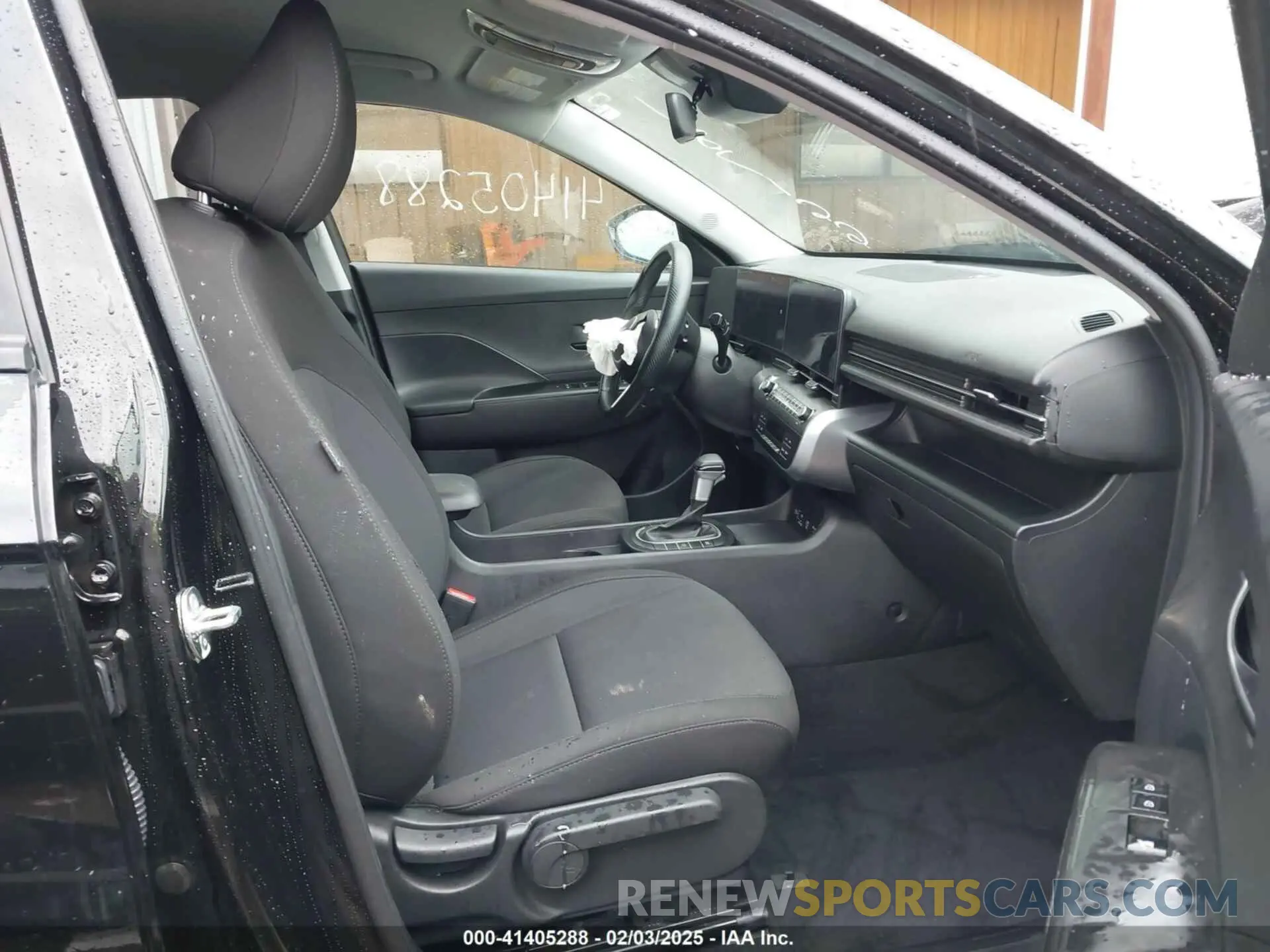 5 fotografías del automóvil dañado KM8HBCAB4SU187166 HYUNDAI KONA 2025