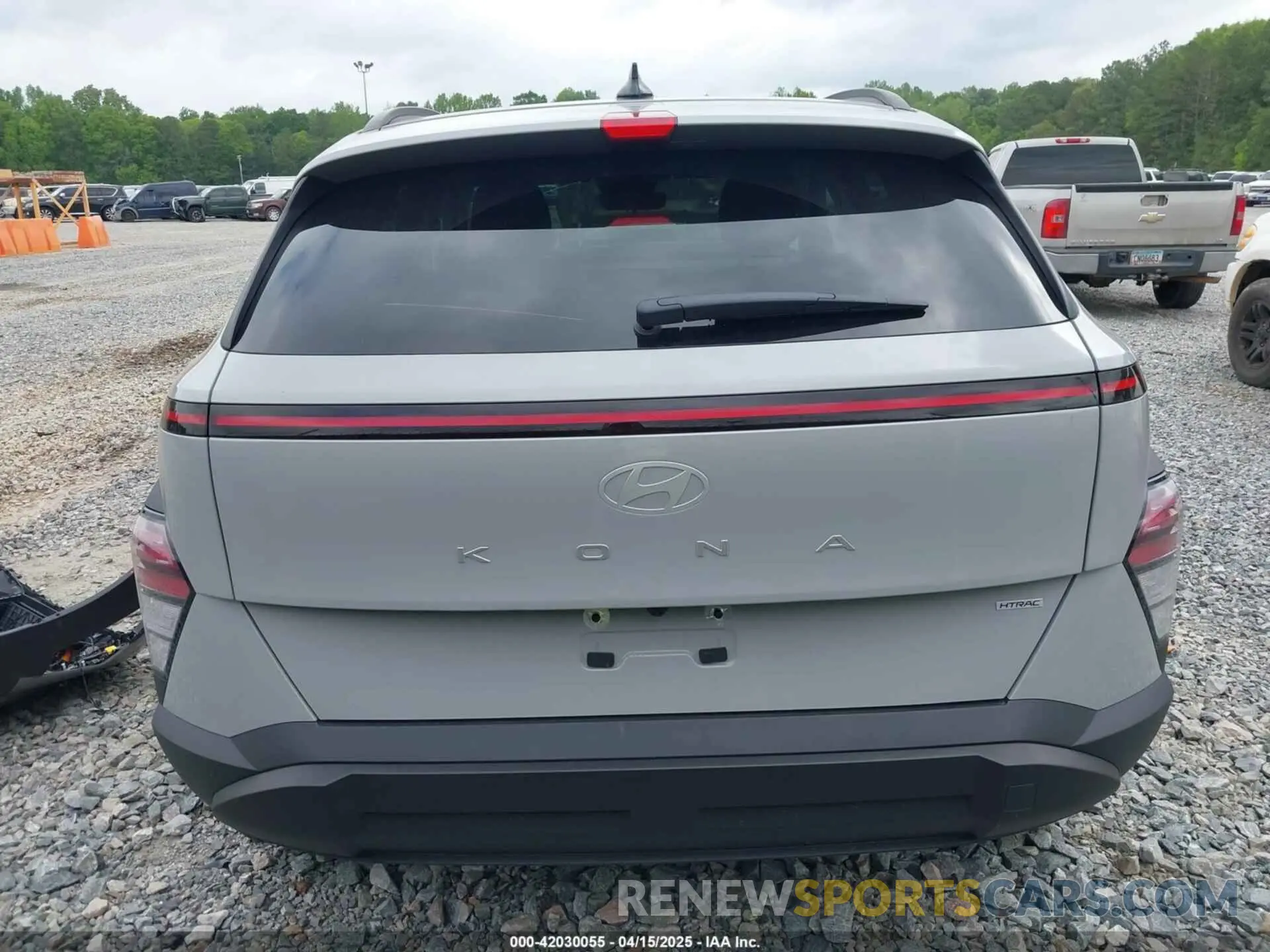 17 fotografías del automóvil dañado KM8HBCAB7SU273670 HYUNDAI KONA 2025