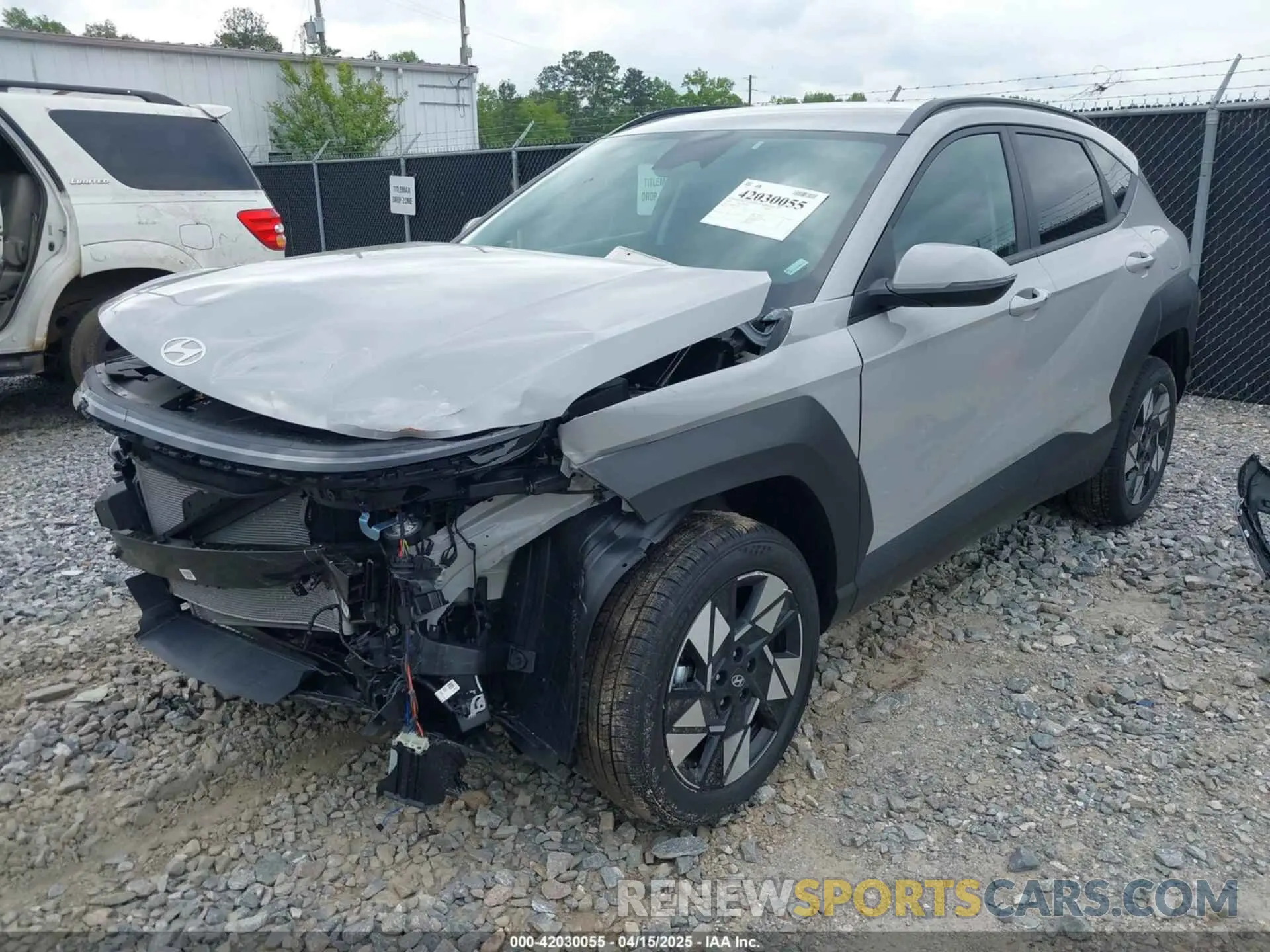 2 fotografías del automóvil dañado KM8HBCAB7SU273670 HYUNDAI KONA 2025