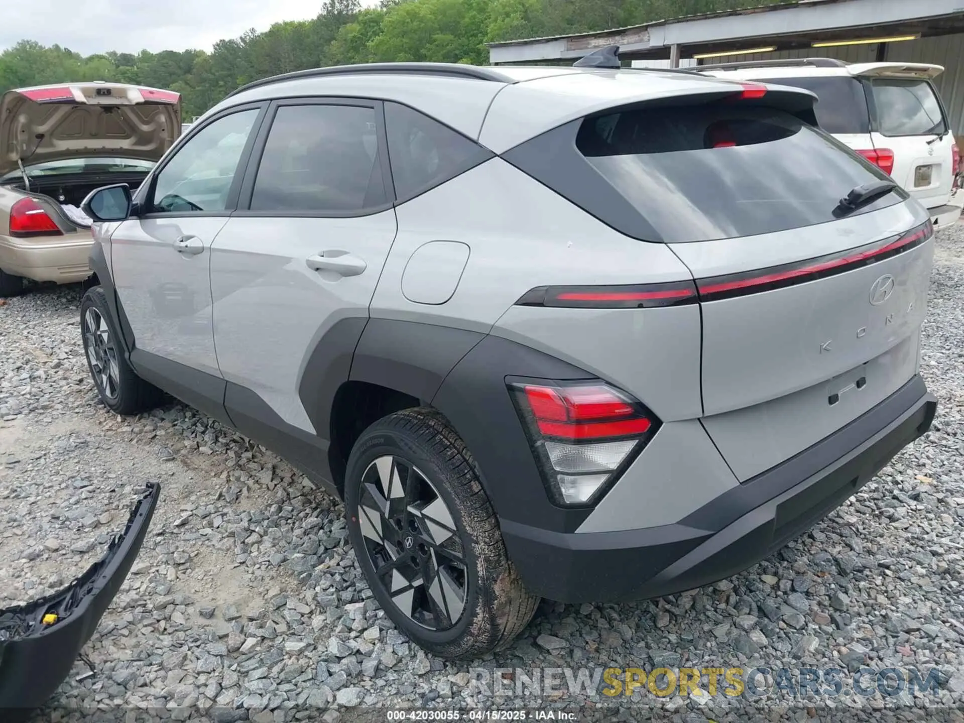 3 fotografías del automóvil dañado KM8HBCAB7SU273670 HYUNDAI KONA 2025