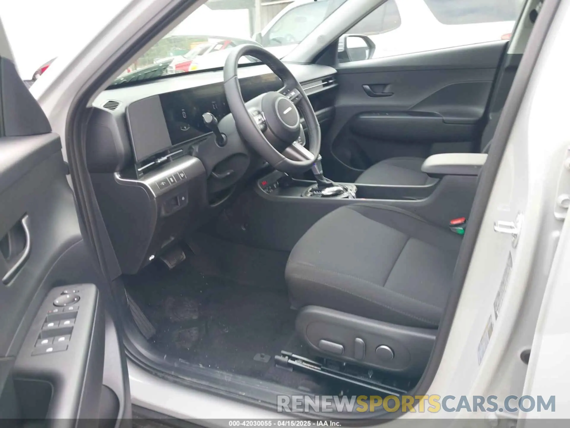 5 fotografías del automóvil dañado KM8HBCAB7SU273670 HYUNDAI KONA 2025