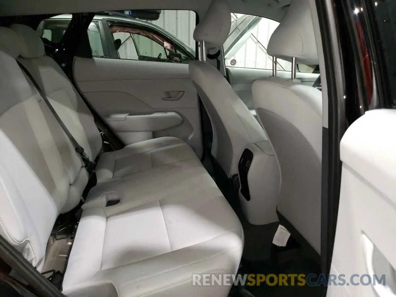 11 fotografías del automóvil dañado KM8HBCAB7SU276357 HYUNDAI KONA 2025