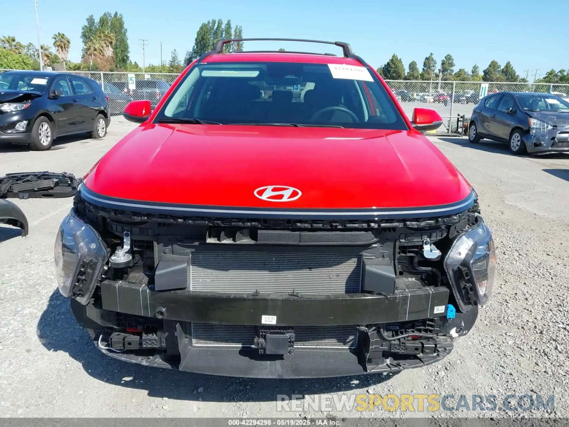 13 fotografías del automóvil dañado KM8HC3AB5SU235318 HYUNDAI KONA 2025