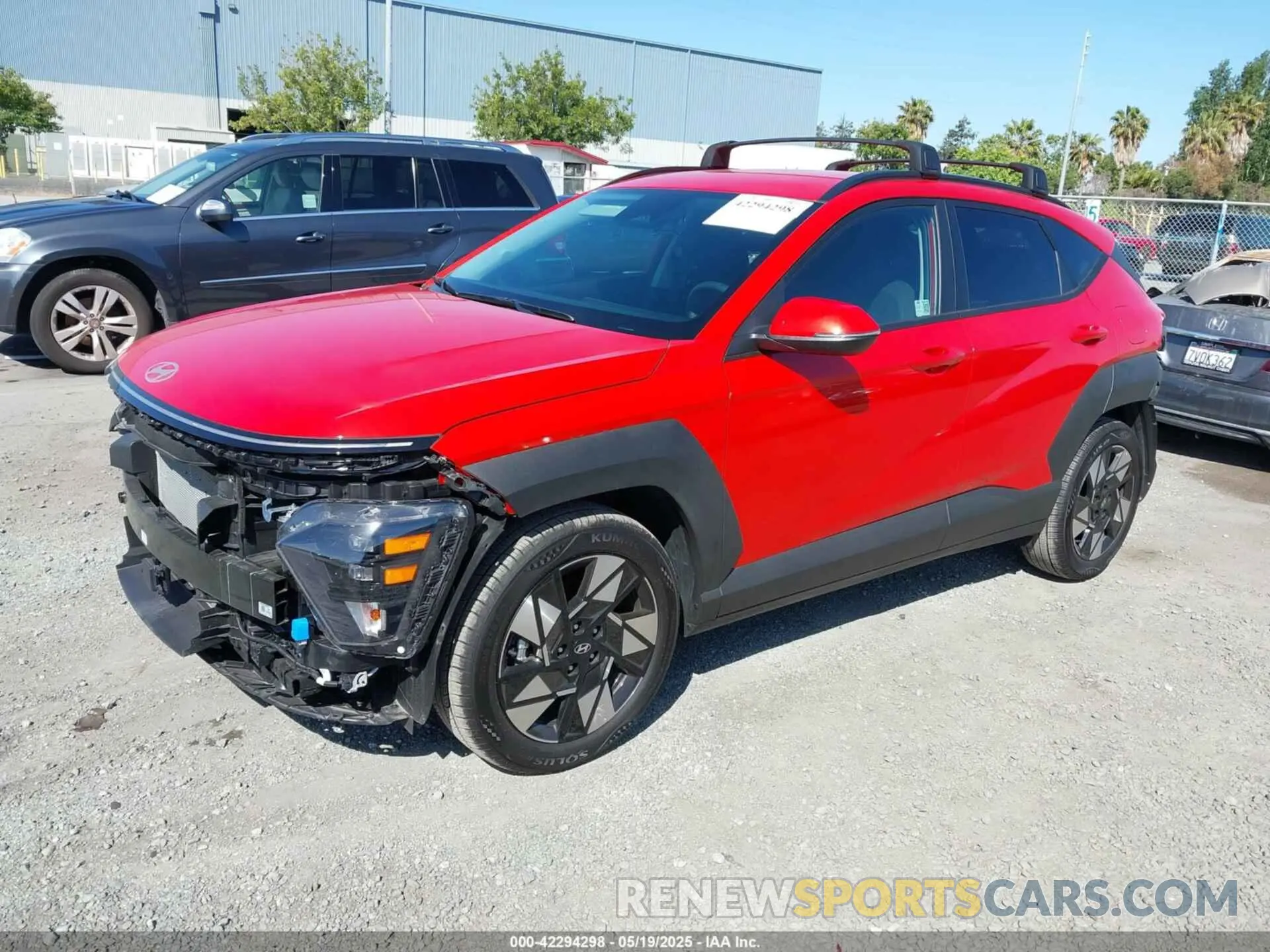 2 fotografías del automóvil dañado KM8HC3AB5SU235318 HYUNDAI KONA 2025
