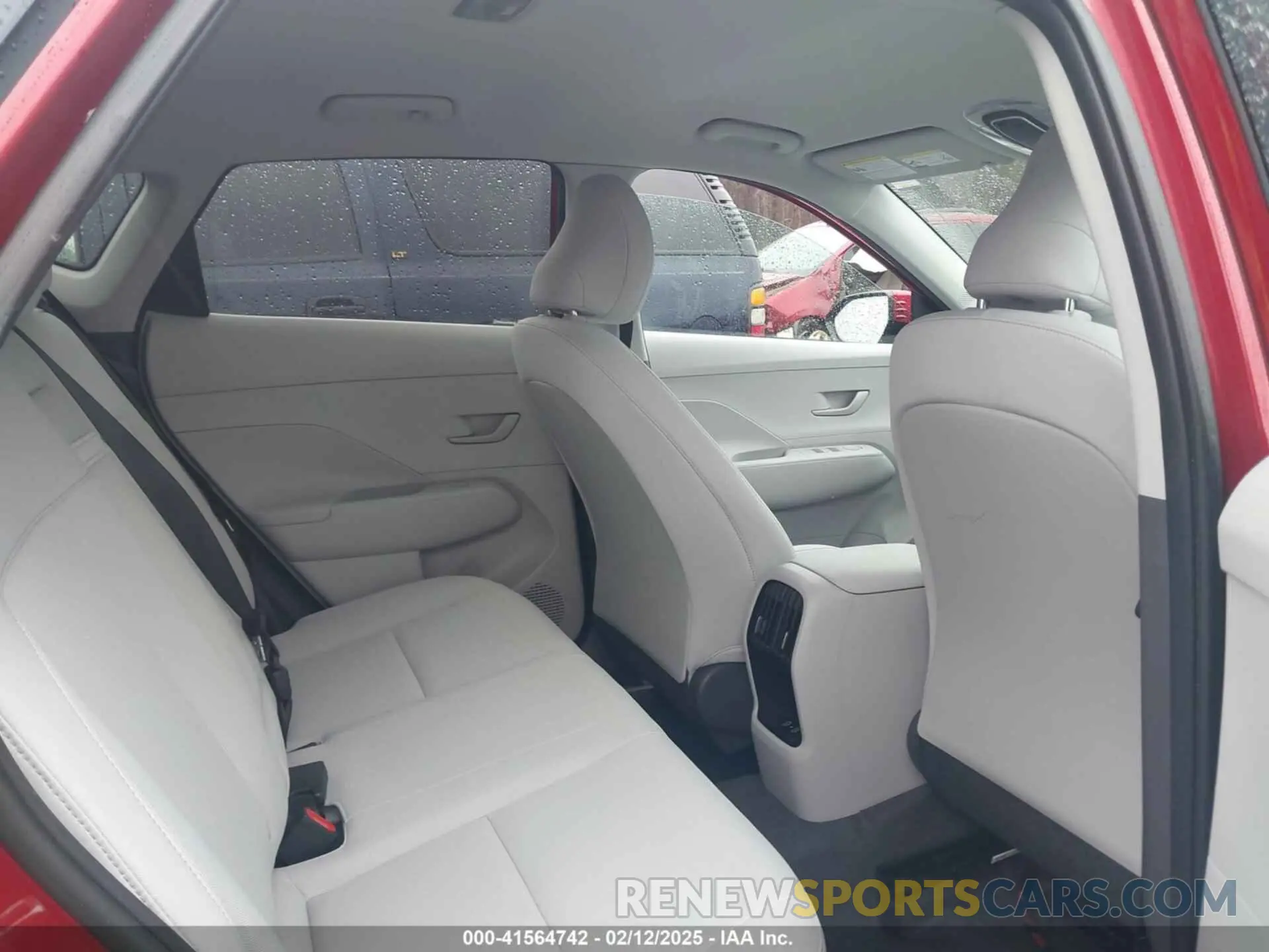 8 fotografías del automóvil dañado KM8HC3AB9SU208784 HYUNDAI KONA 2025