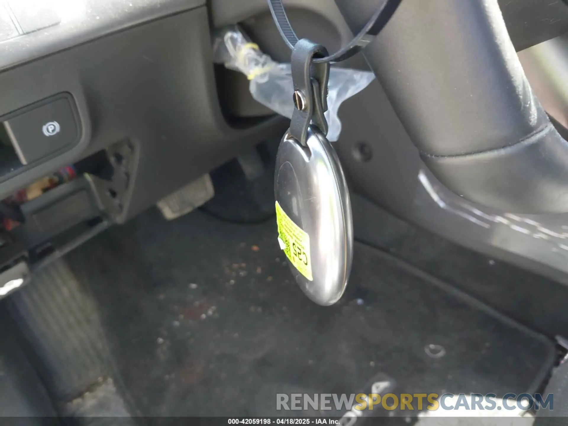 11 fotografías del automóvil dañado KM8HCCAB0SU214649 HYUNDAI KONA 2025