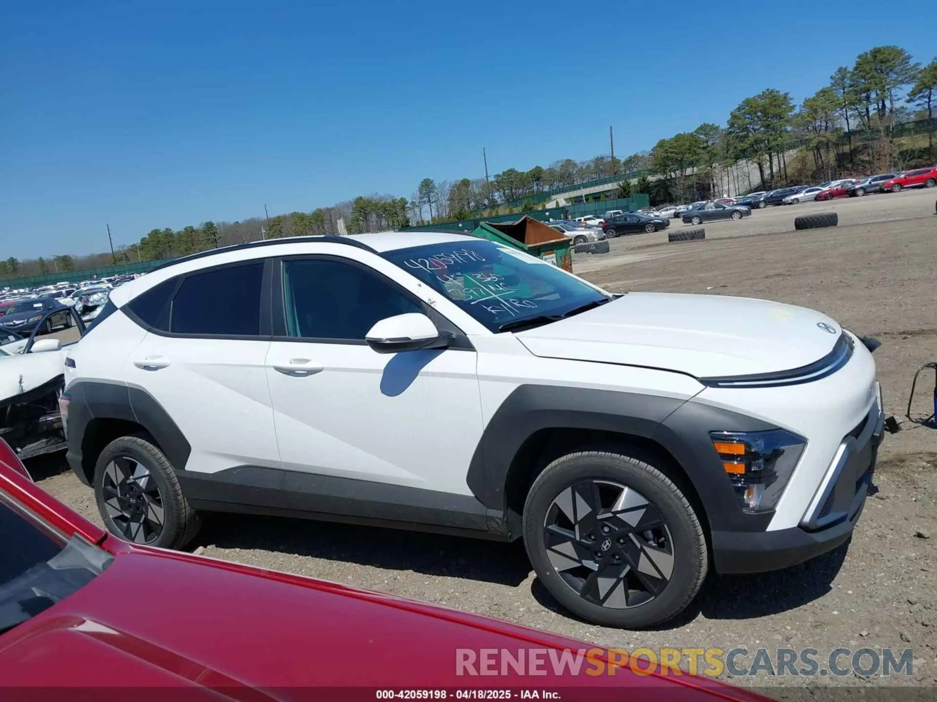 13 fotografías del automóvil dañado KM8HCCAB0SU214649 HYUNDAI KONA 2025