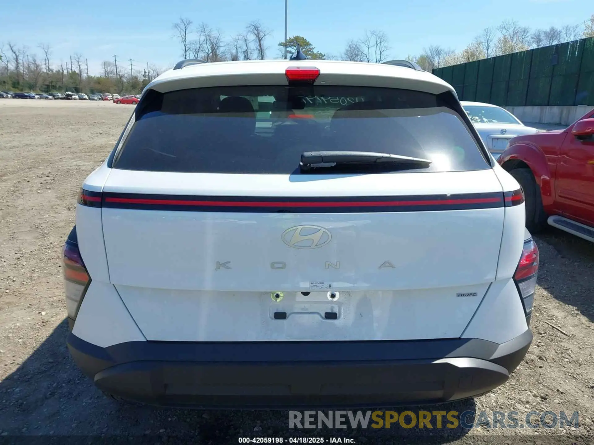 16 fotografías del automóvil dañado KM8HCCAB0SU214649 HYUNDAI KONA 2025