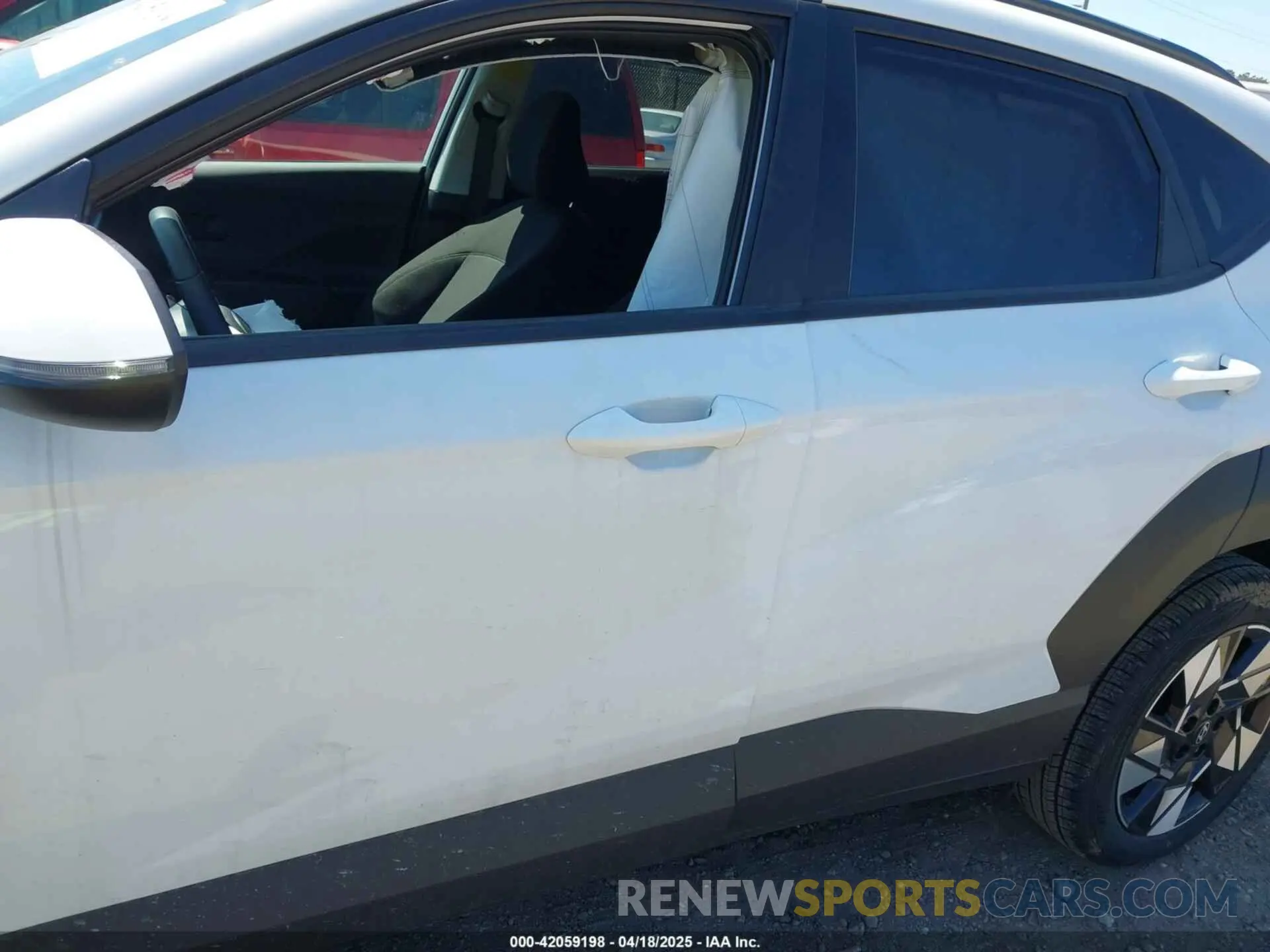 18 fotografías del automóvil dañado KM8HCCAB0SU214649 HYUNDAI KONA 2025