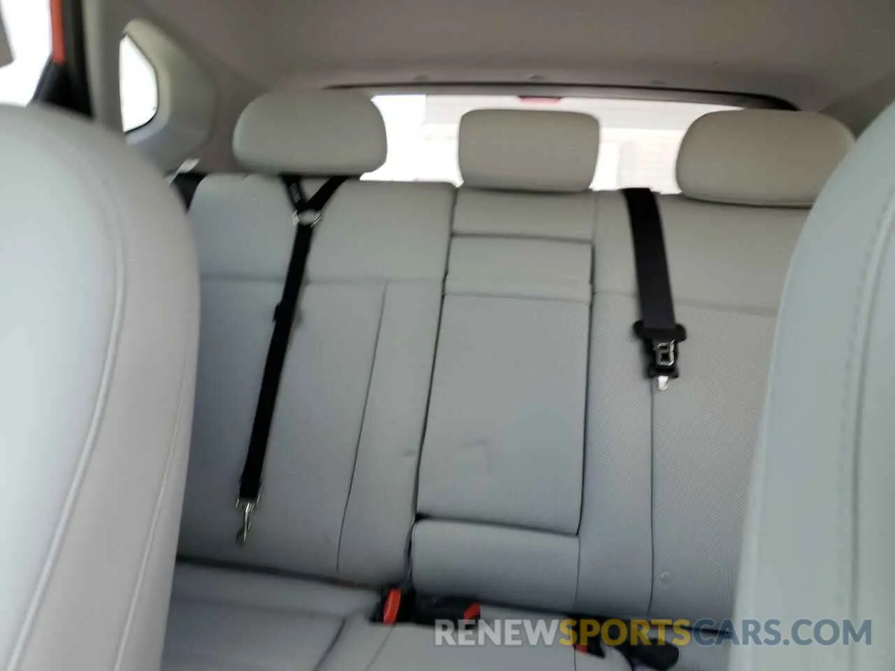 10 fotografías del automóvil dañado KM8HE3A39SU231128 HYUNDAI KONA 2025