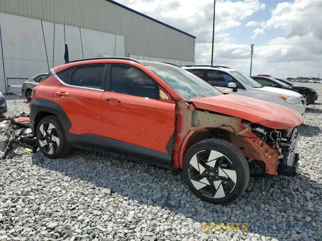 4 fotografías del automóvil dañado KM8HE3A39SU231128 HYUNDAI KONA 2025