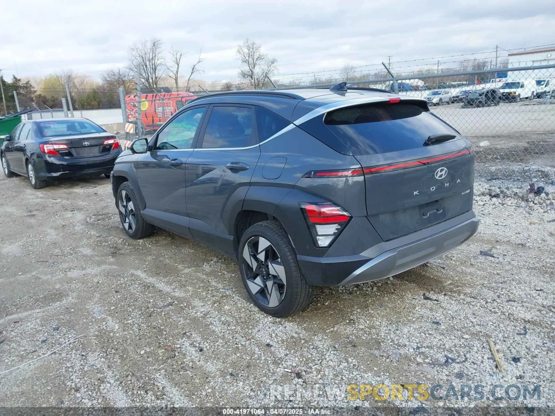 3 fotografías del automóvil dañado KM8HECA39SU190015 HYUNDAI KONA 2025