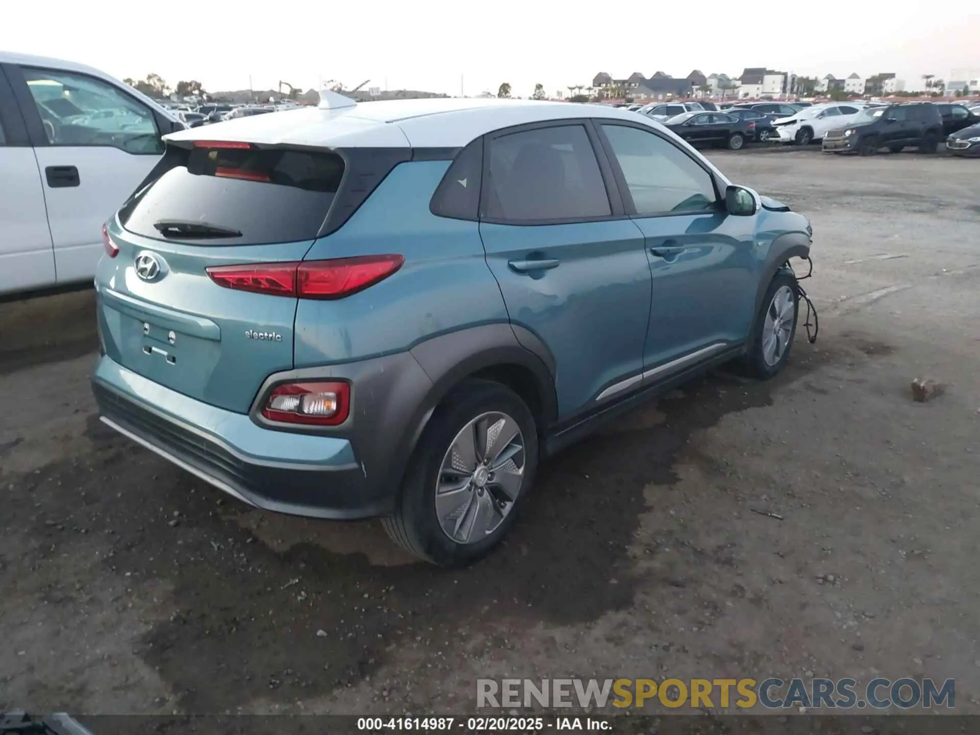 4 fotografías del automóvil dañado KM8K23AG3LU072237 HYUNDAI KONA ELECTRIC 2020