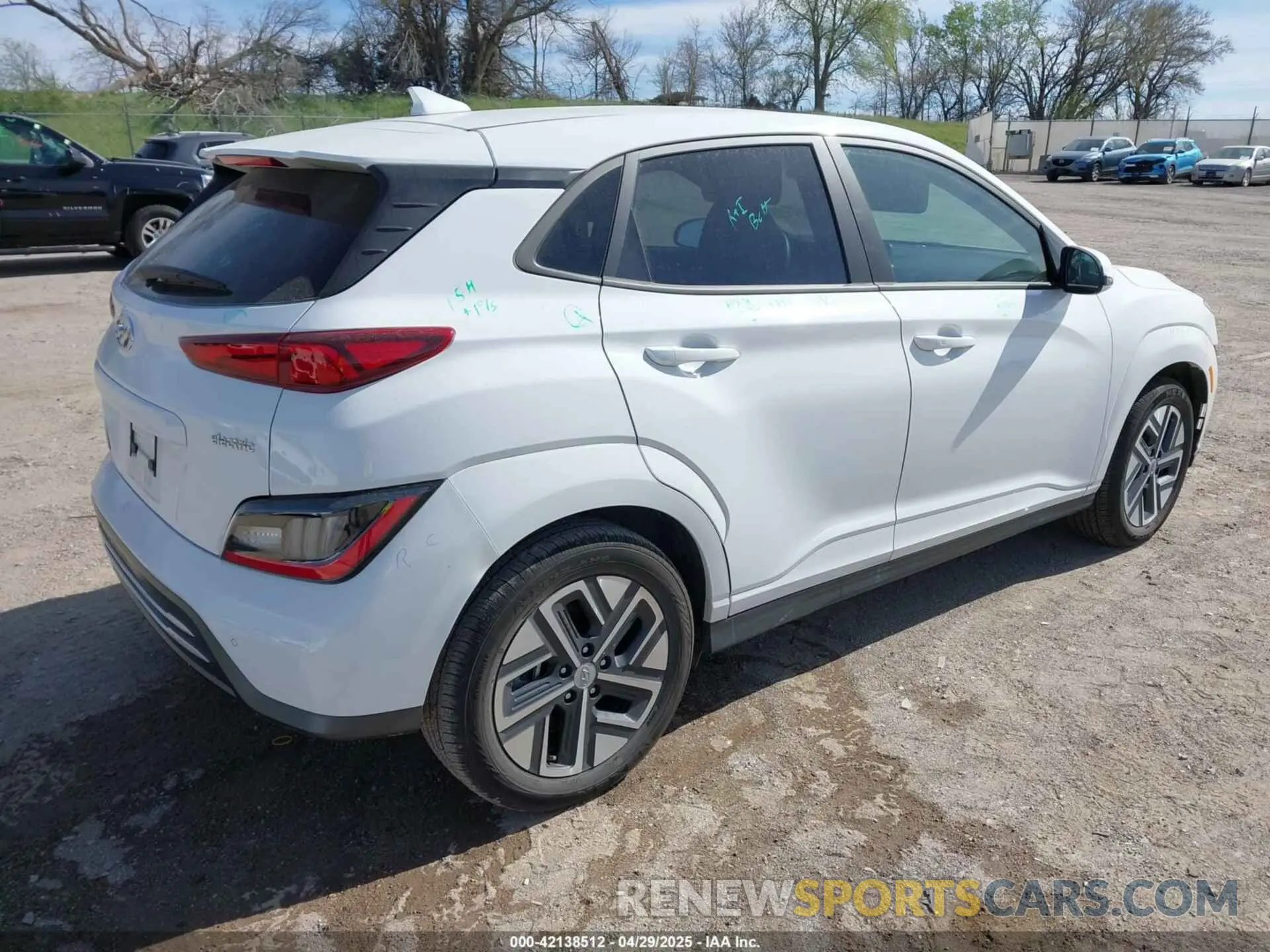 4 fotografías del automóvil dañado KM8K53AG6PU173981 HYUNDAI KONA ELECTRIC 2023