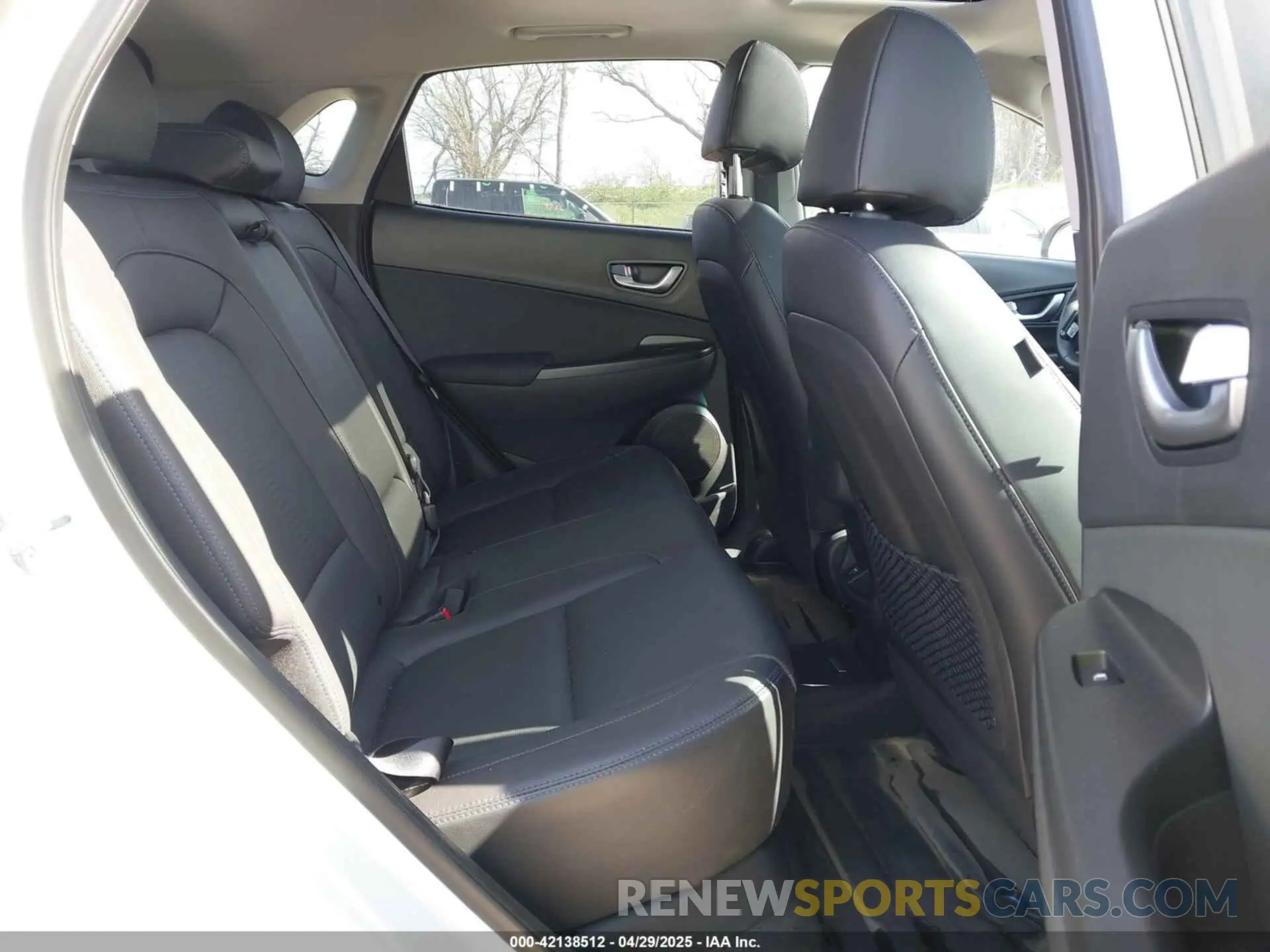 8 fotografías del automóvil dañado KM8K53AG6PU173981 HYUNDAI KONA ELECTRIC 2023