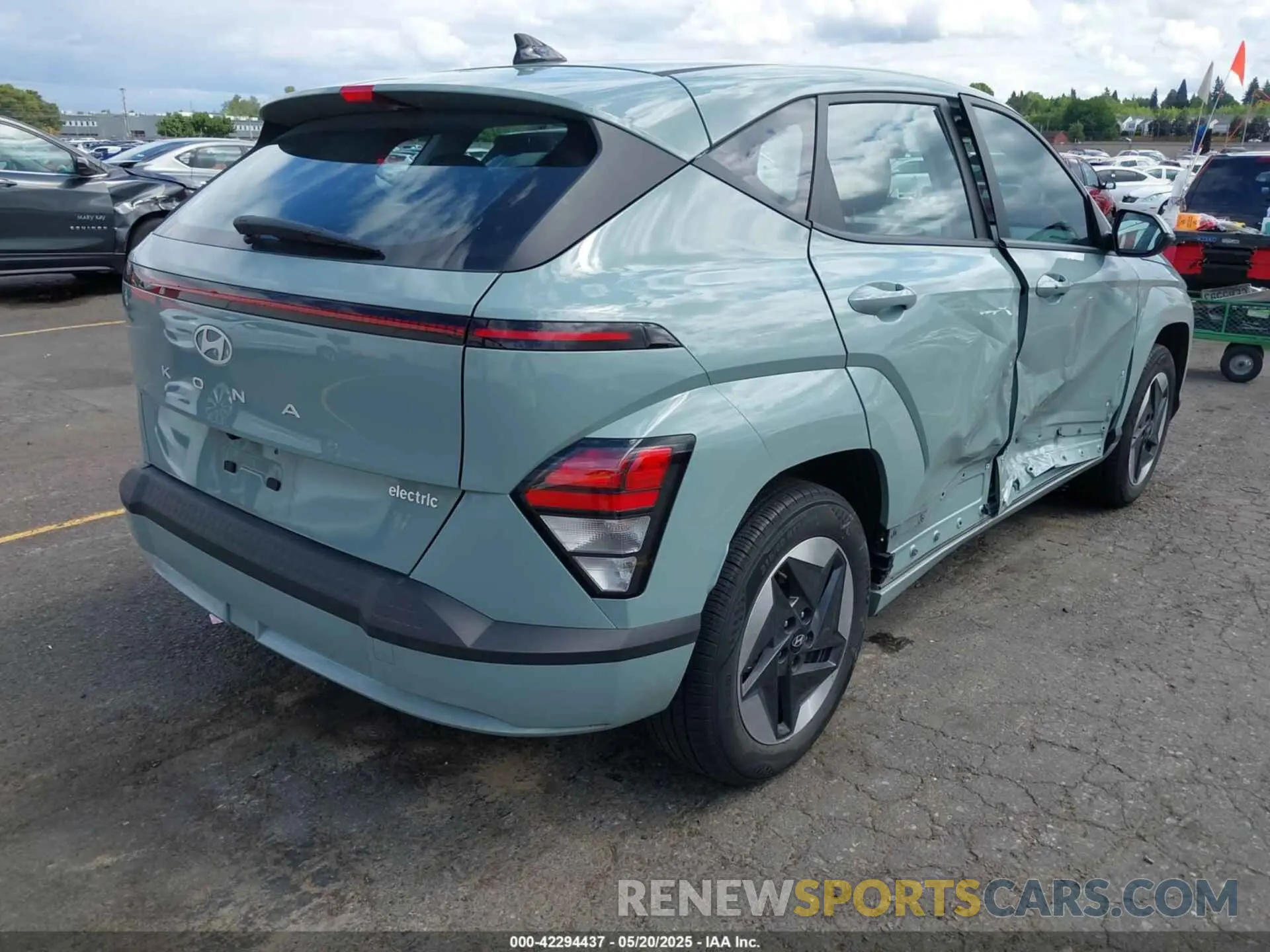 4 fotografías del automóvil dañado KM8HB3A77SU018500 HYUNDAI KONA ELECTRIC 2025
