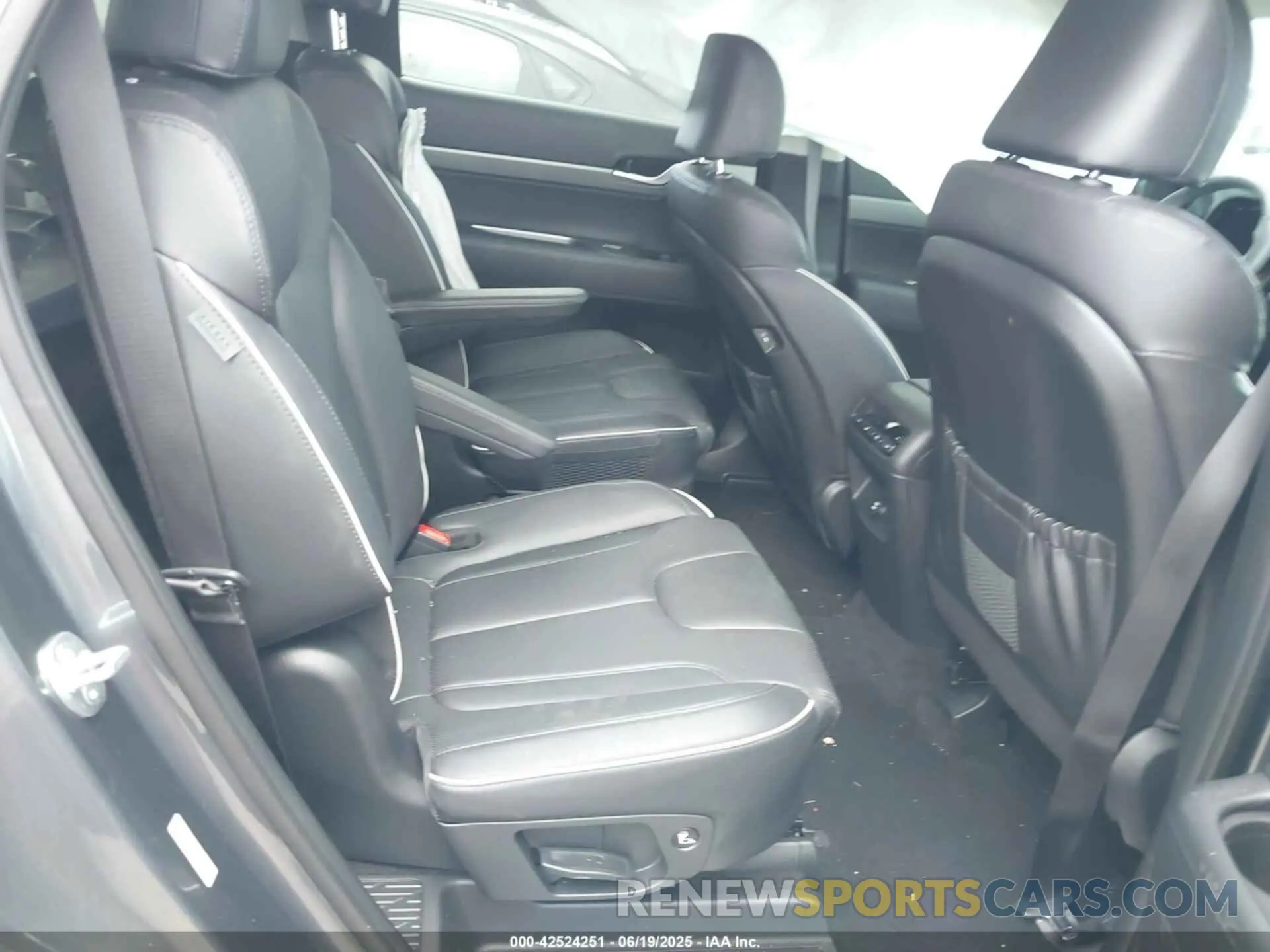 8 fotografías del automóvil dañado KM8R3DGE8PU640253 HYUNDAI PALISADE 2023
