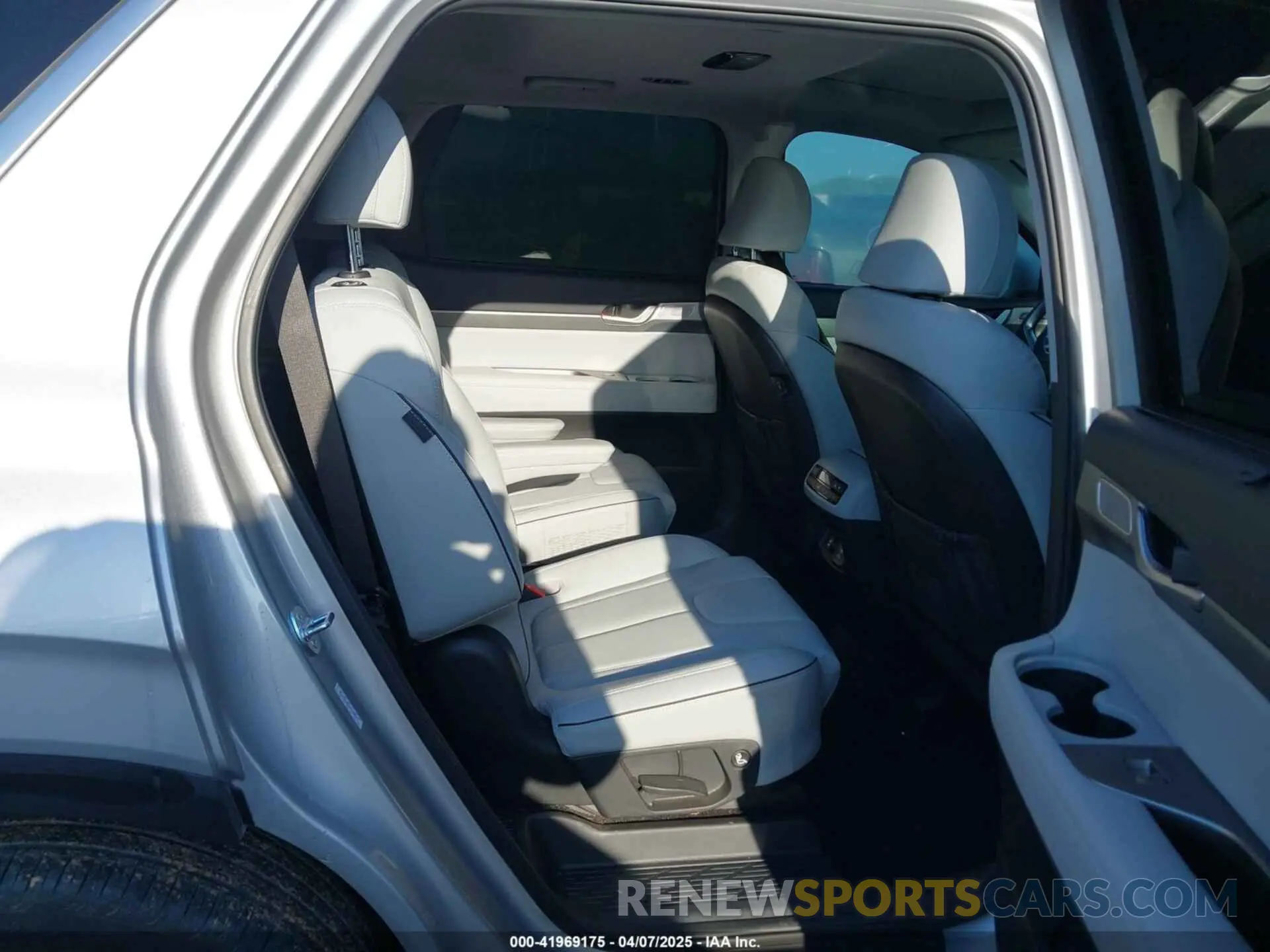 8 fotografías del automóvil dañado KM8R44GE6RU802736 HYUNDAI PALISADE 2024