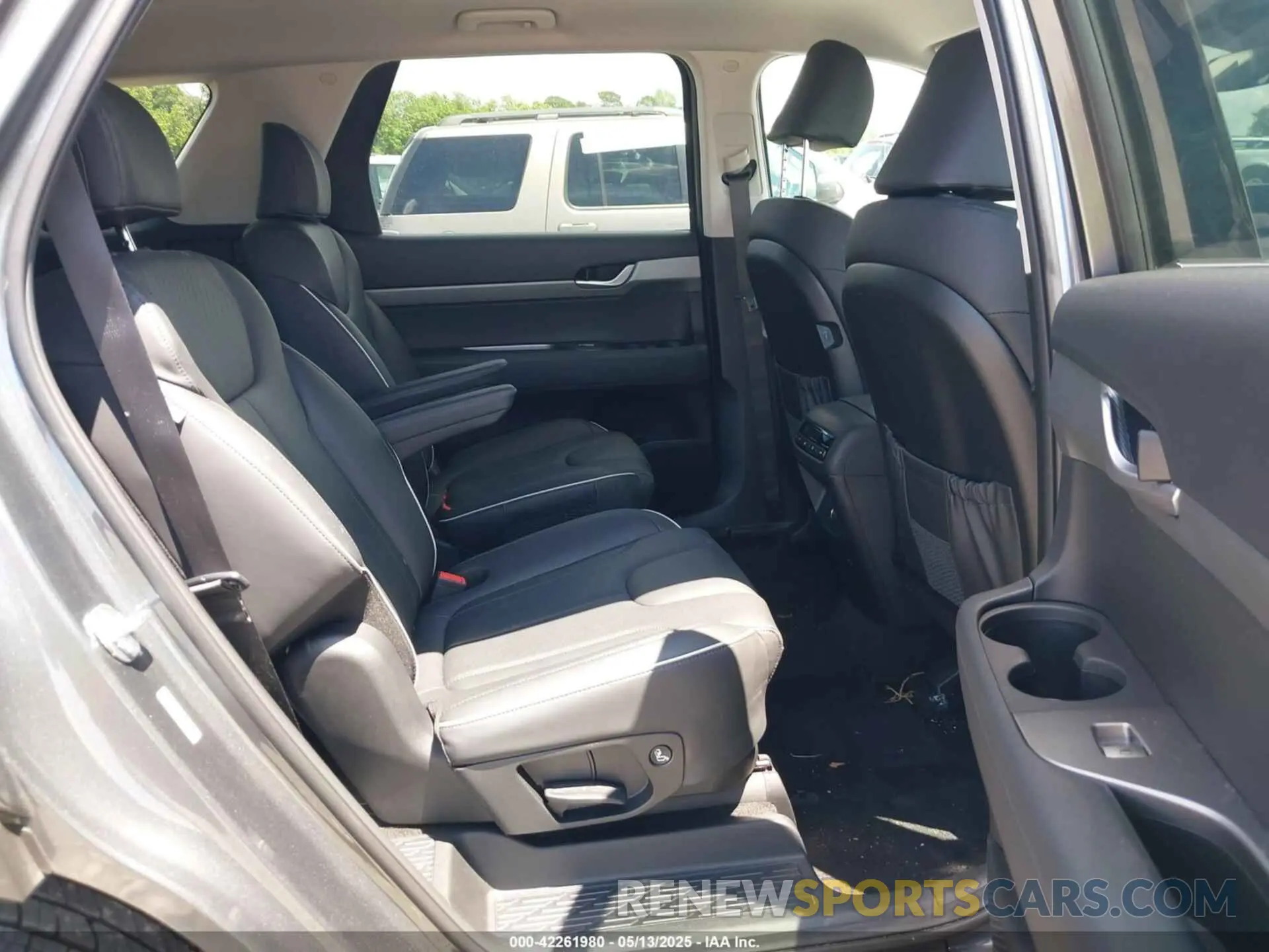 8 fotografías del automóvil dañado KM8R24GE6SU878467 HYUNDAI PALISADE 2025