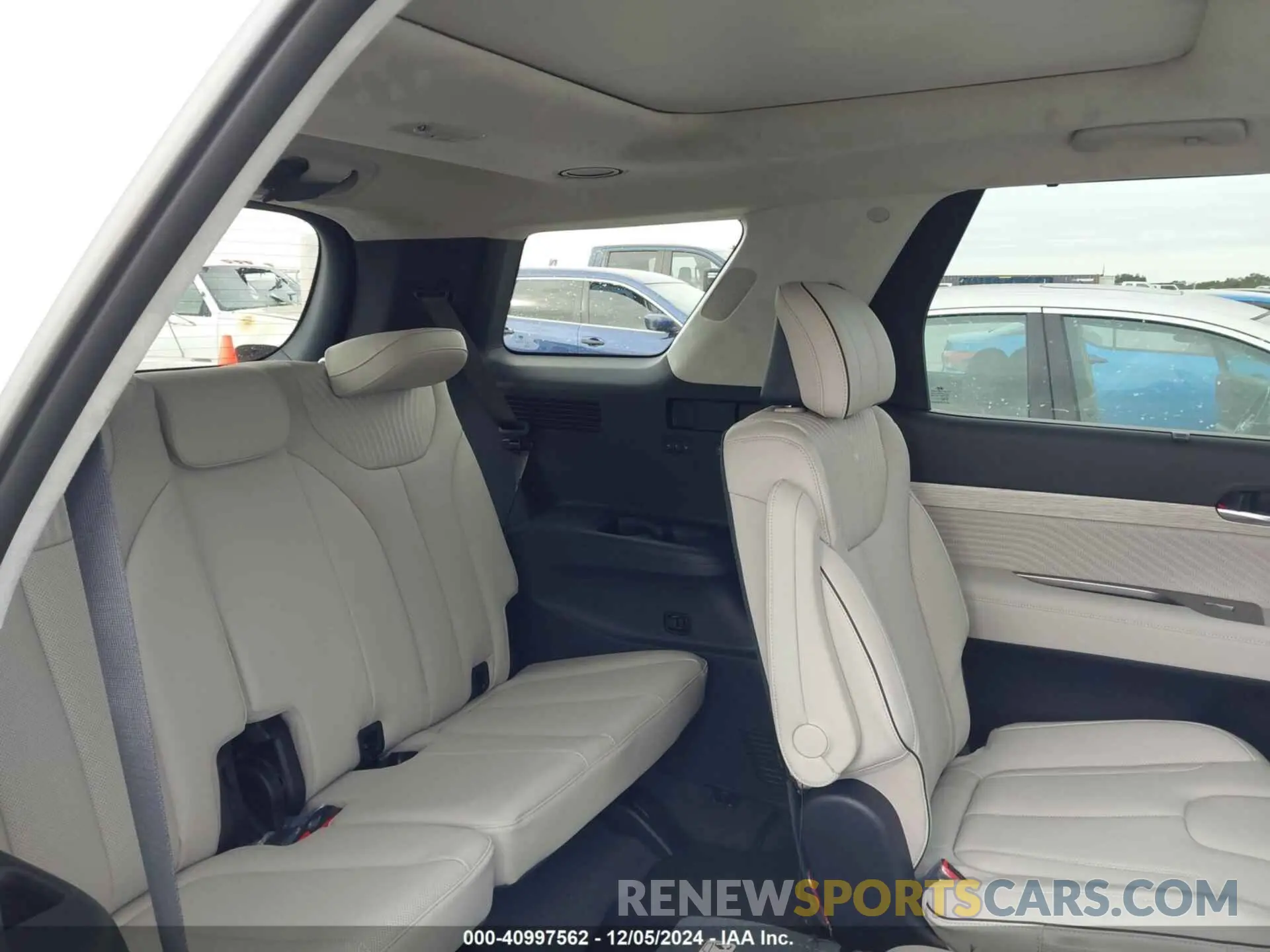8 fotografías del automóvil dañado KM8R74GE5SU855568 HYUNDAI PALISADE 2025