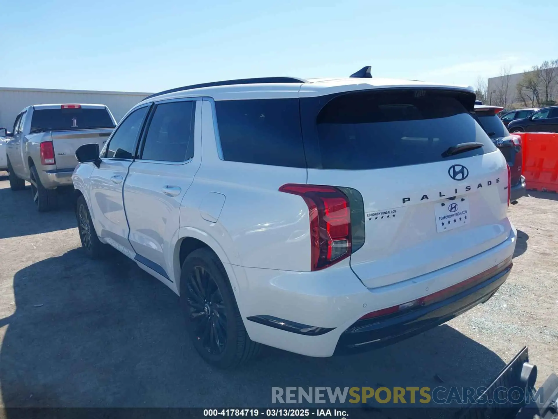 3 fotografías del automóvil dañado KM8R7DGE2SU880038 HYUNDAI PALISADE 2025