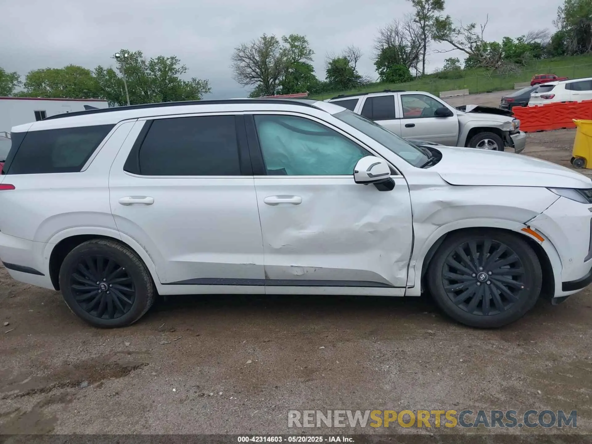 13 fotografías del automóvil dañado KM8R7DGE7SU873652 HYUNDAI PALISADE 2025