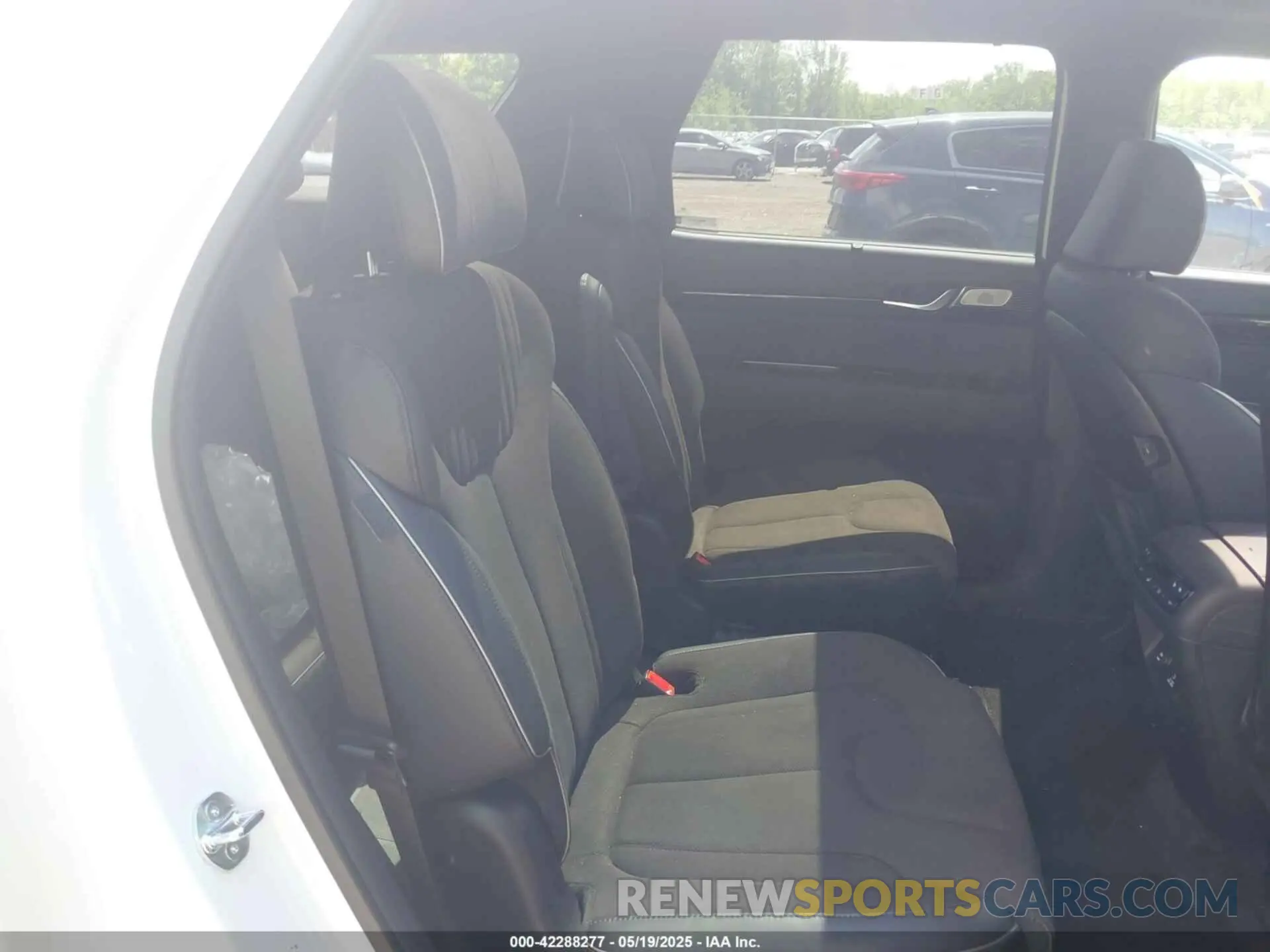8 fotografías del automóvil dañado KM8R7DGE9SU813405 HYUNDAI PALISADE 2025