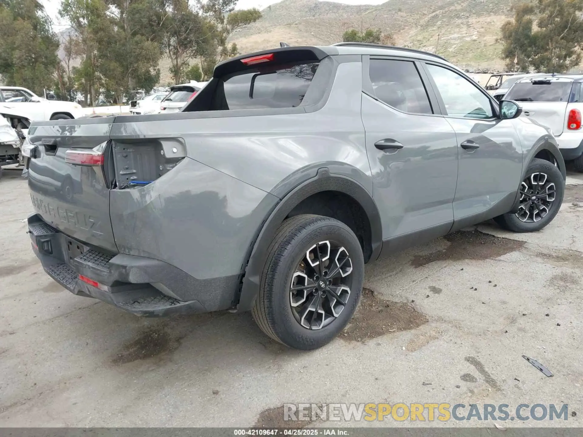 4 fotografías del automóvil dañado 5NTJC4AE0PH043393 HYUNDAI SANTA CRUZ 2023