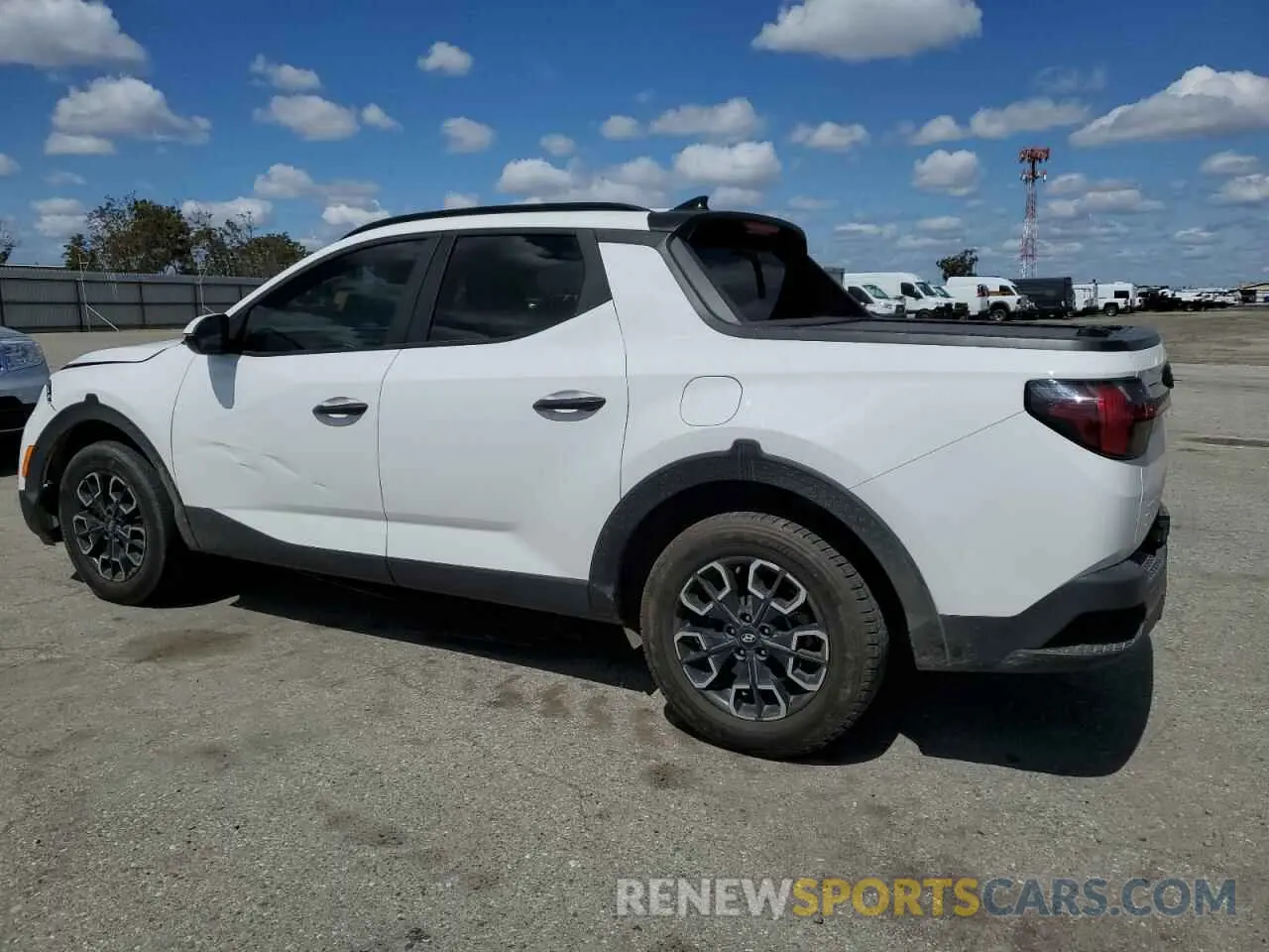 2 fotografías del automóvil dañado 5NTJC4AE3PH046045 HYUNDAI SANTA CRUZ 2023