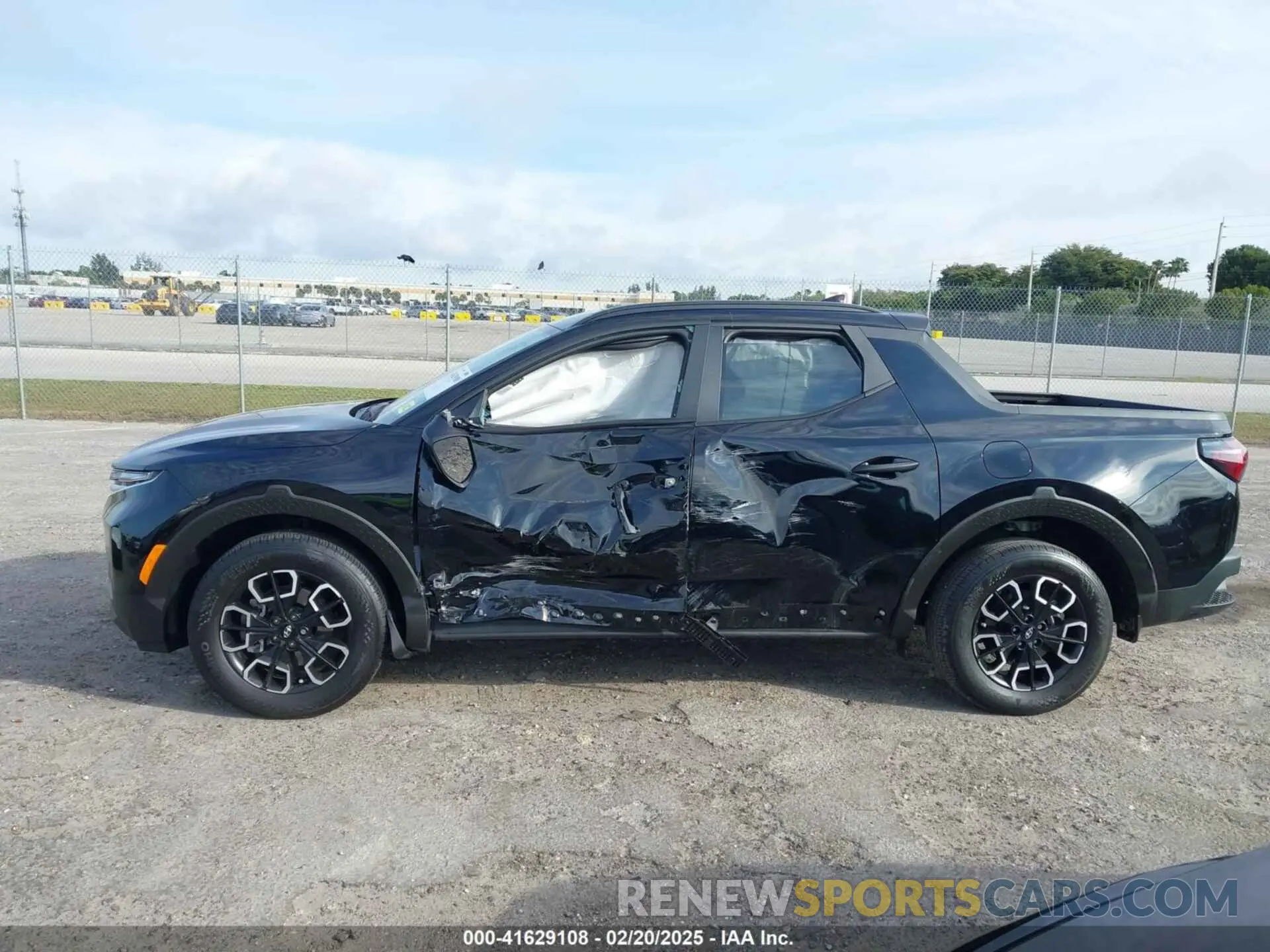 14 fotografías del automóvil dañado 5NTJC4DE5RH114389 HYUNDAI SANTA CRUZ 2024