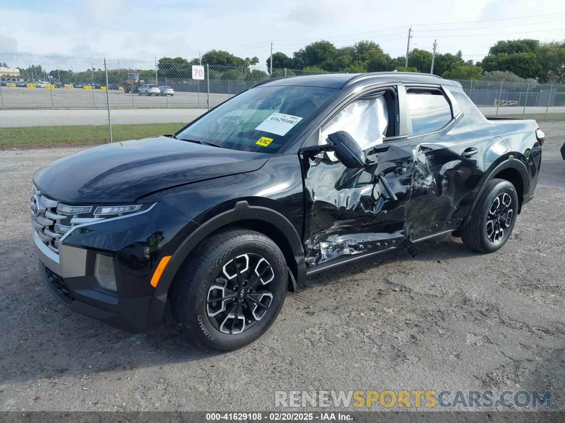 2 fotografías del automóvil dañado 5NTJC4DE5RH114389 HYUNDAI SANTA CRUZ 2024
