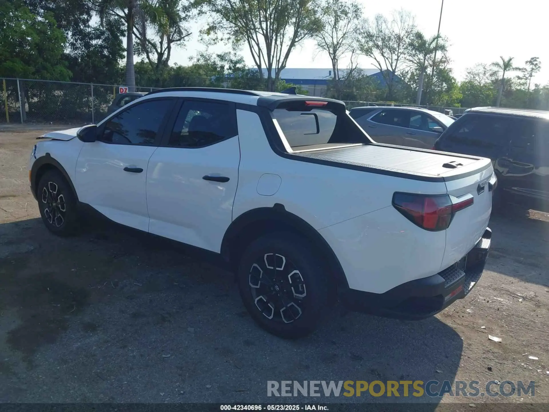 3 fotografías del automóvil dañado 5NTJC4DE6RH117737 HYUNDAI SANTA CRUZ 2024