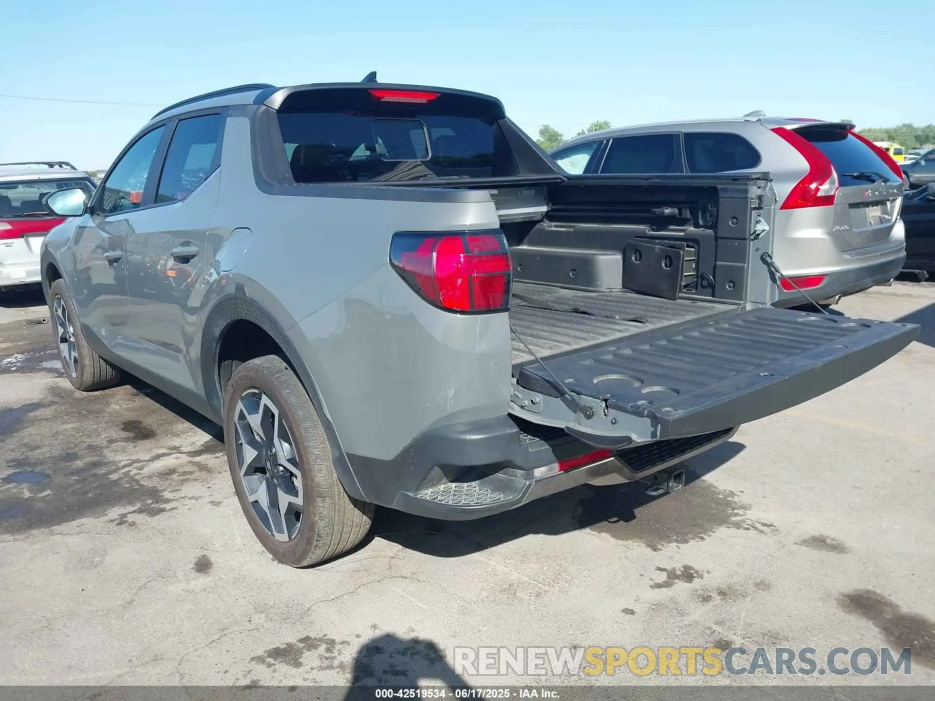 3 fotografías del automóvil dañado 5NTJEDAFXRH083759 HYUNDAI SANTA CRUZ 2024