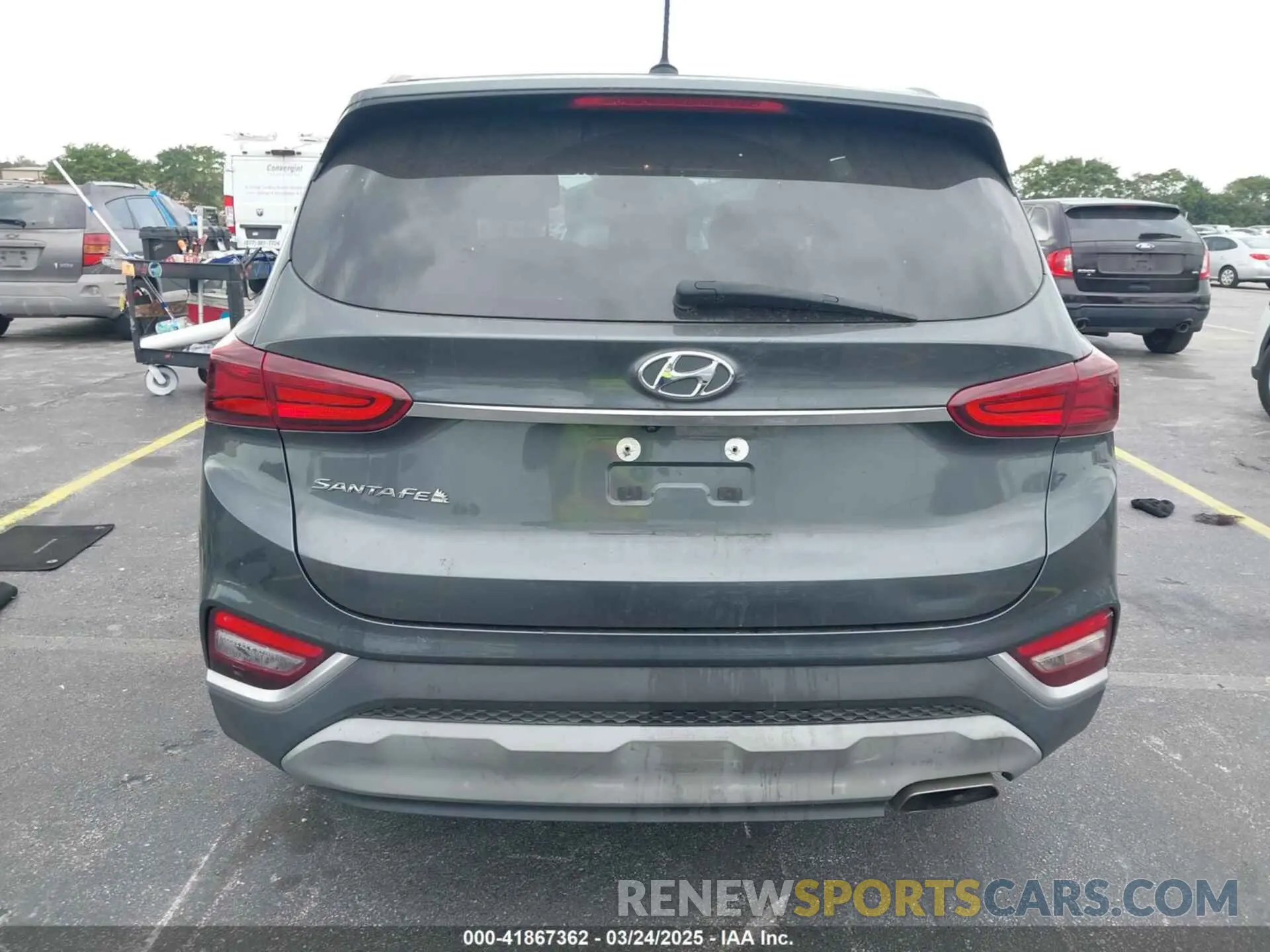 17 fotografías del automóvil dañado 5NMS23AD1KH067456 HYUNDAI SANTA FE 2019